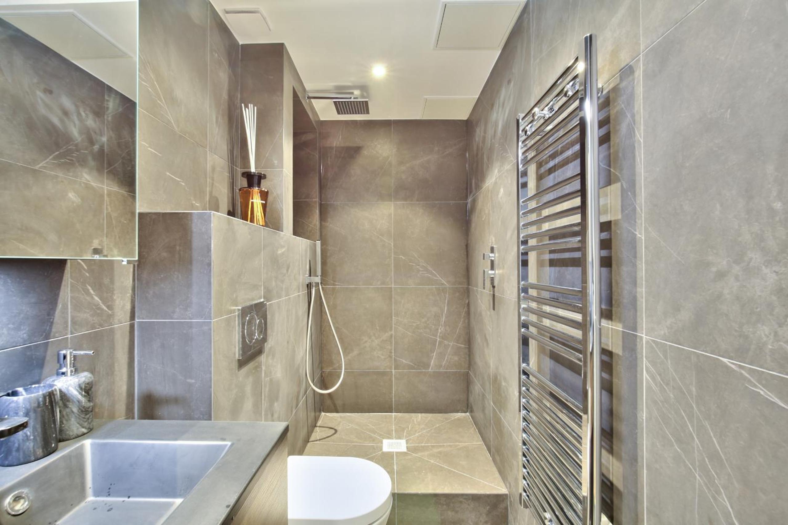 70 - Authentic Parisian Flat