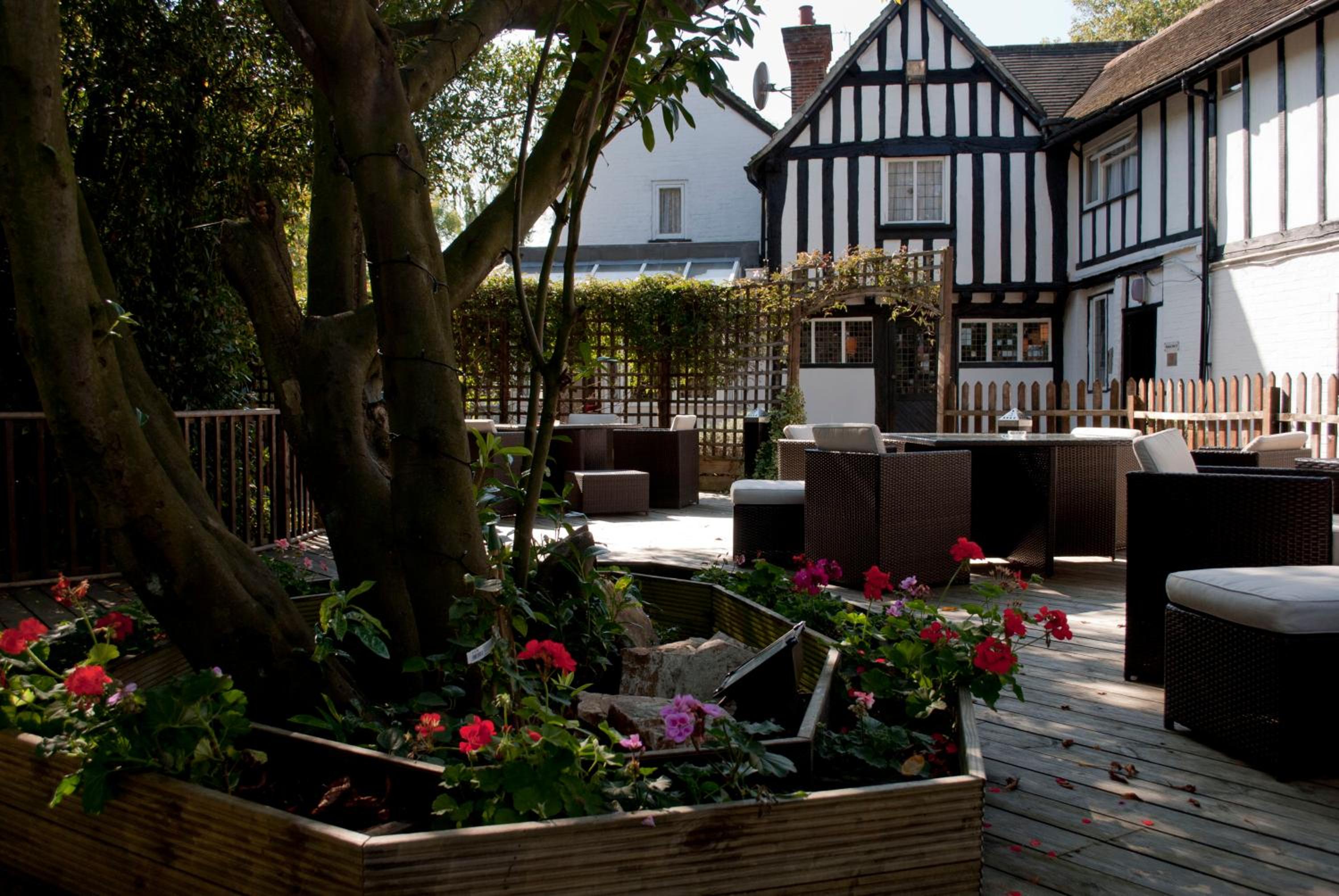 Harrow Vacations - The Tudor Hotel - Property Image 1