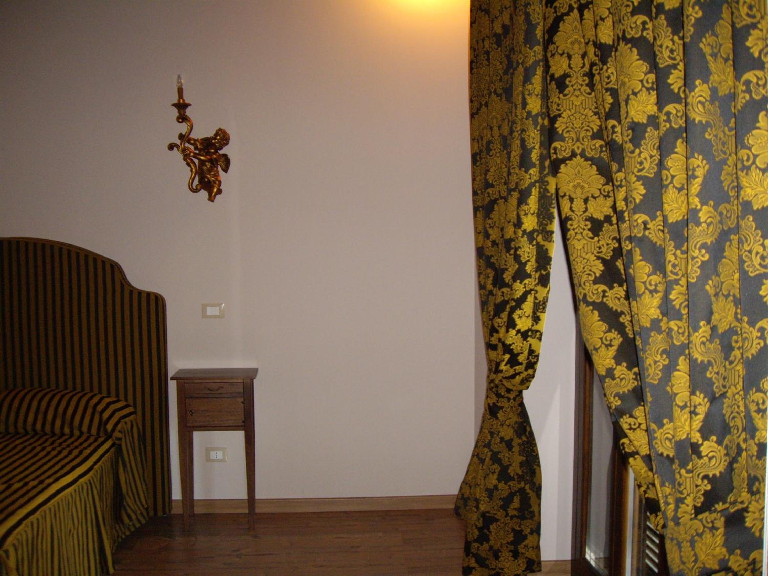 Photo 35