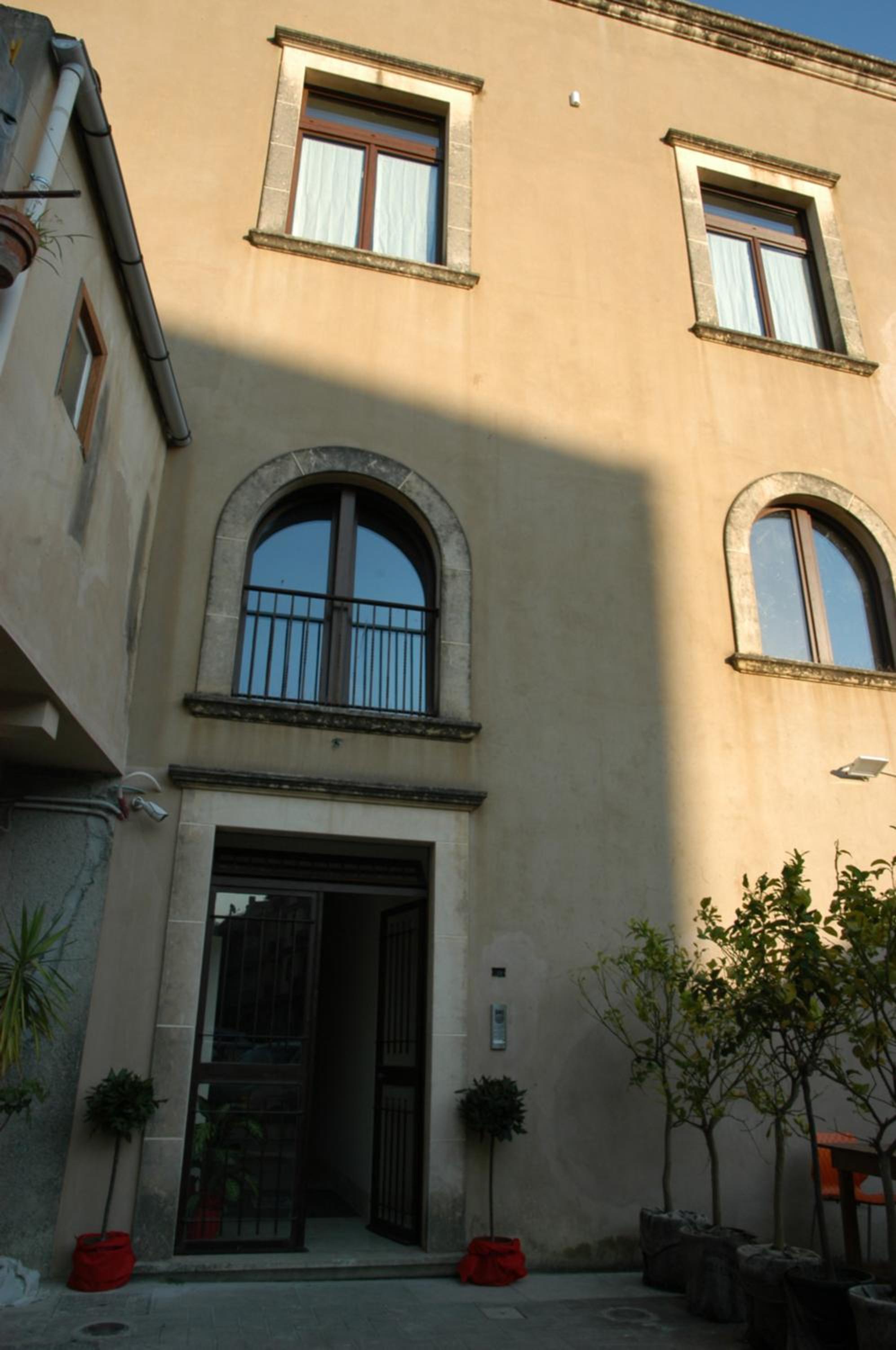 Castello D'Alcontres Guest House 3 stelle