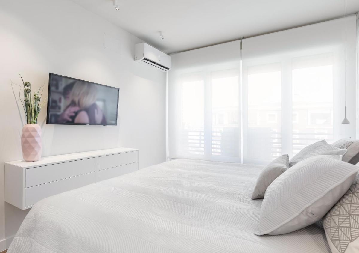 Francisco Silvela Apartment by Flatsweethome view 5