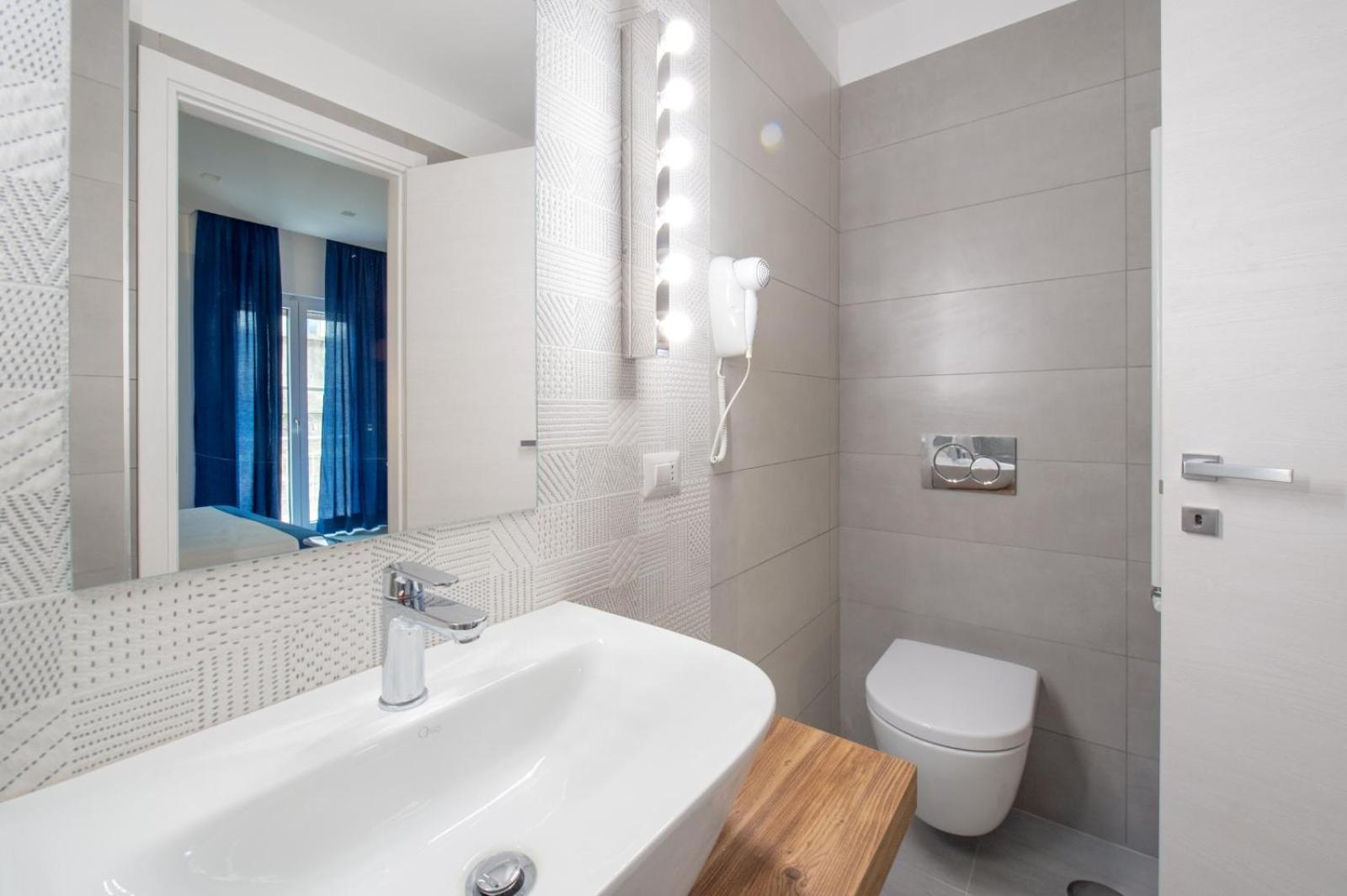 Il Siculo en Sorrento — bathroom