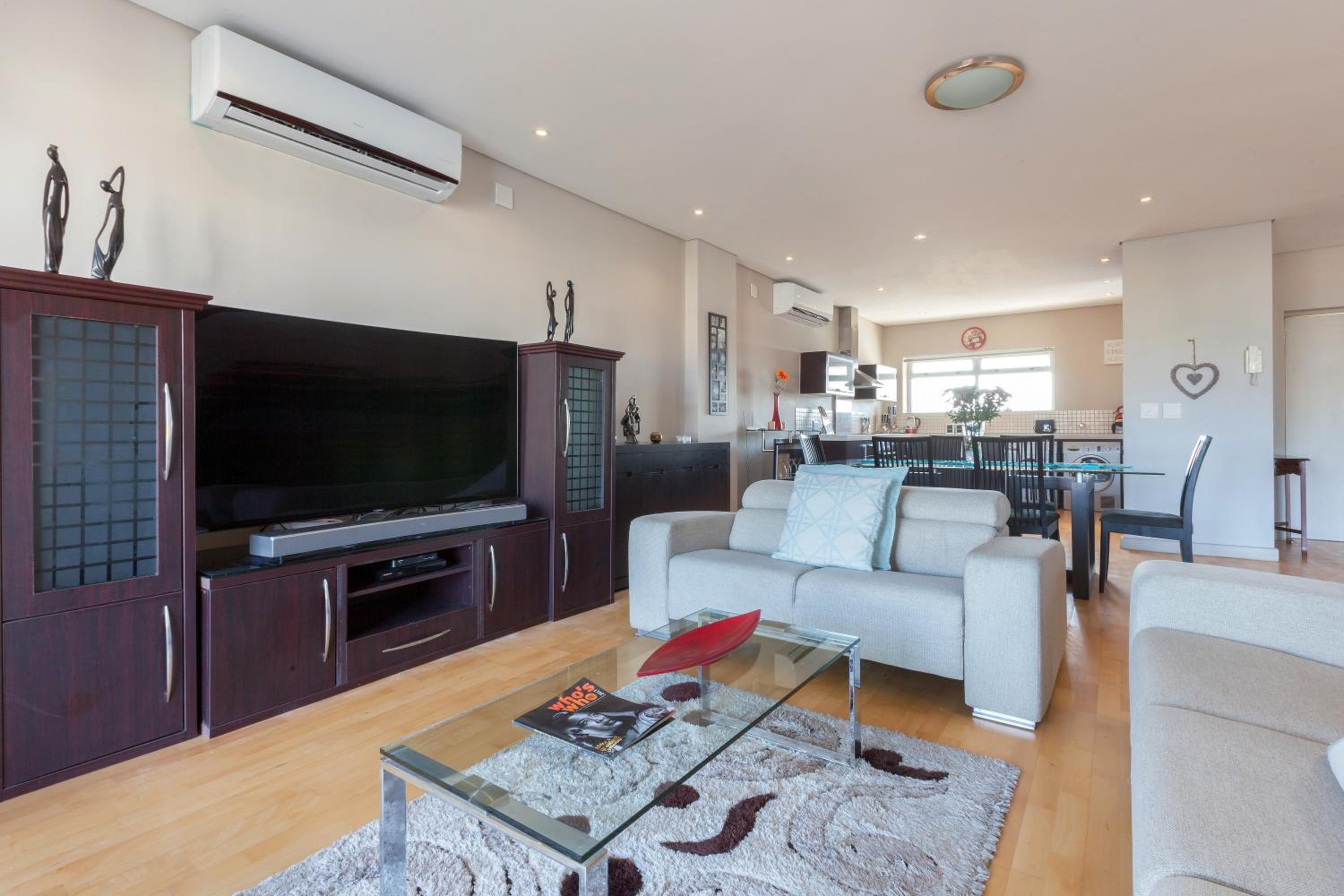 Knightsbridge Luxury Suite in Century City by CTHA