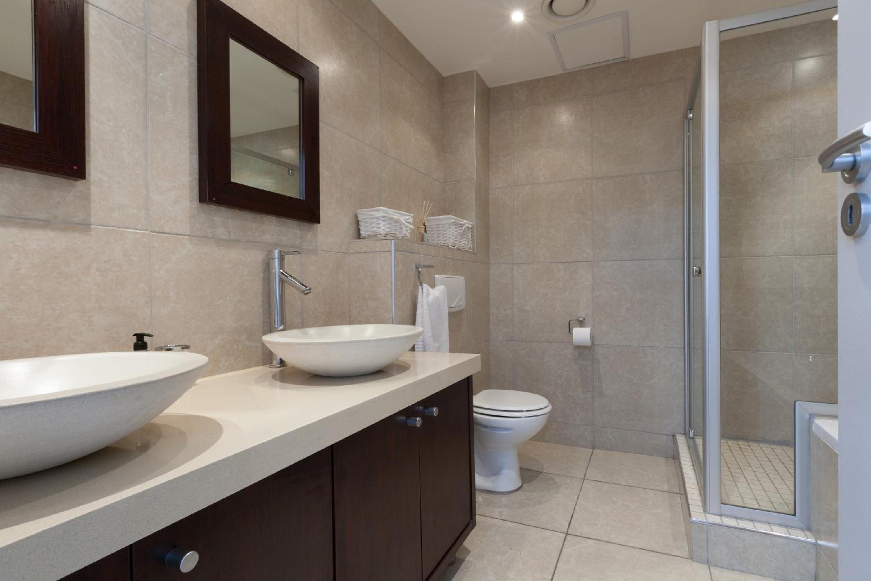Knightsbridge Luxury Suite in Century City by CTHA