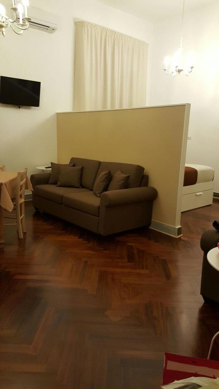 METRO GARIBALDI - Loft con Wifi e 4 posti letto presso la Stazione Centrale di Napoli