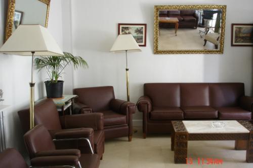 Hostal Excelsior - Image 2