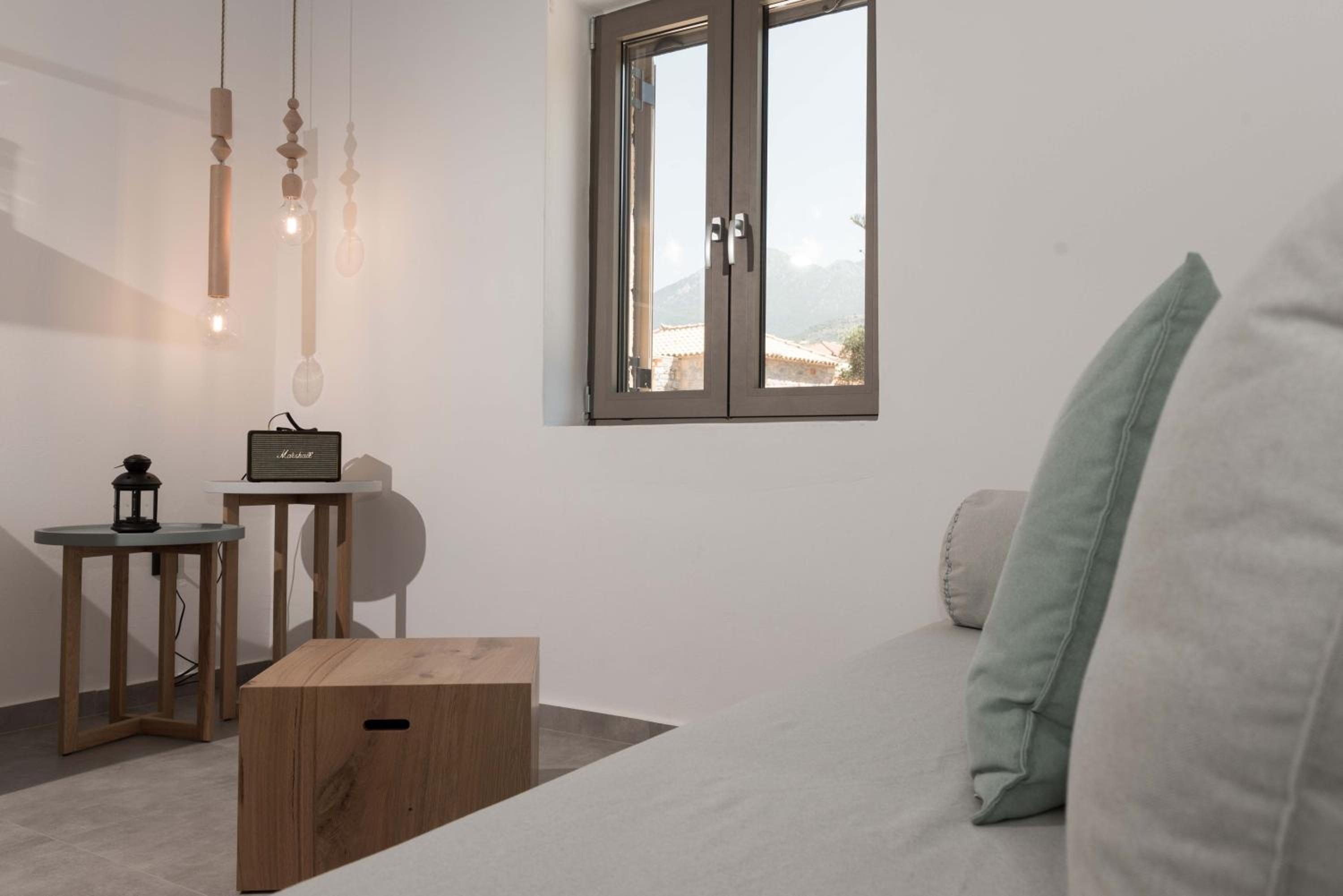 Calme Suites Mani