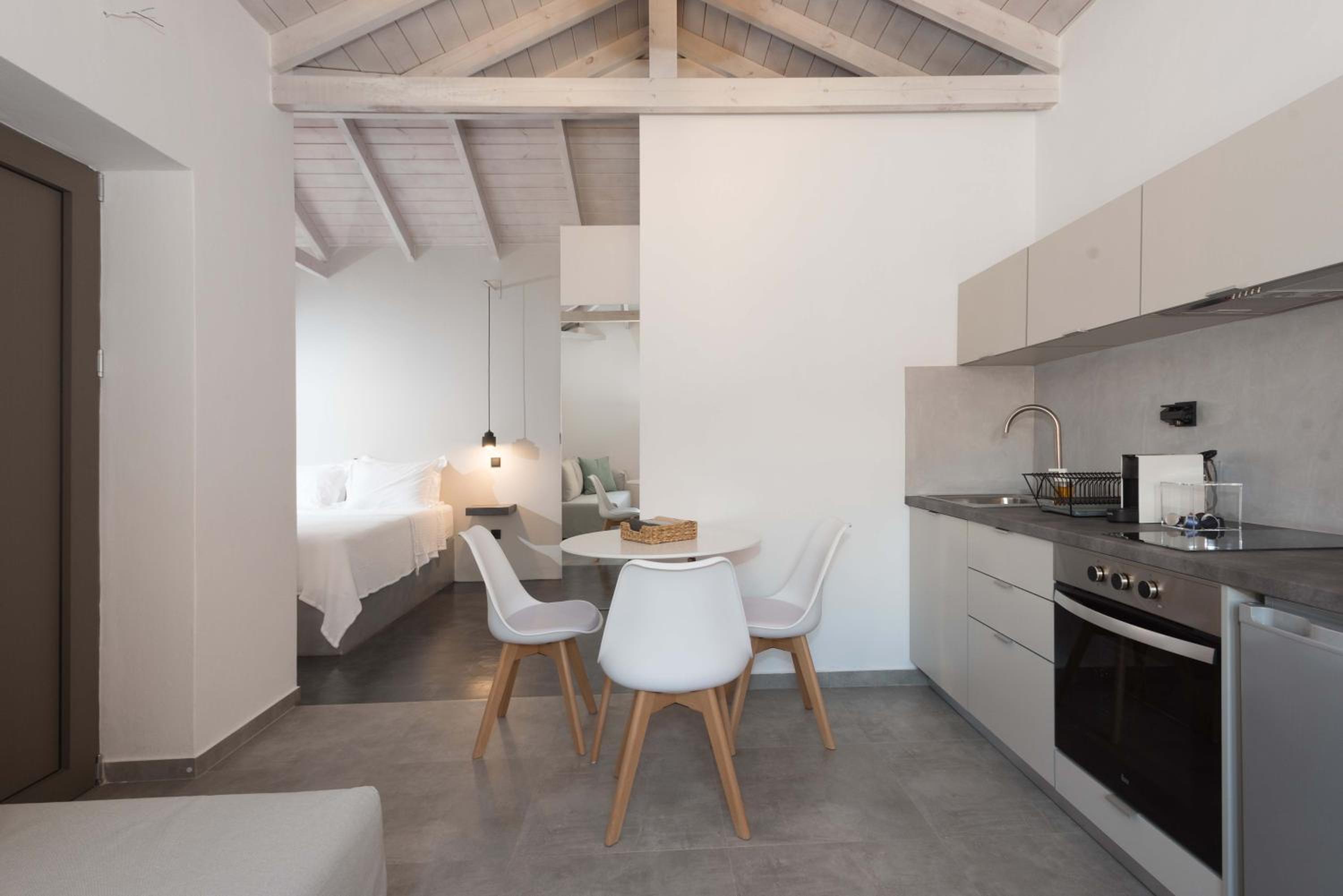 Calme Suites Mani