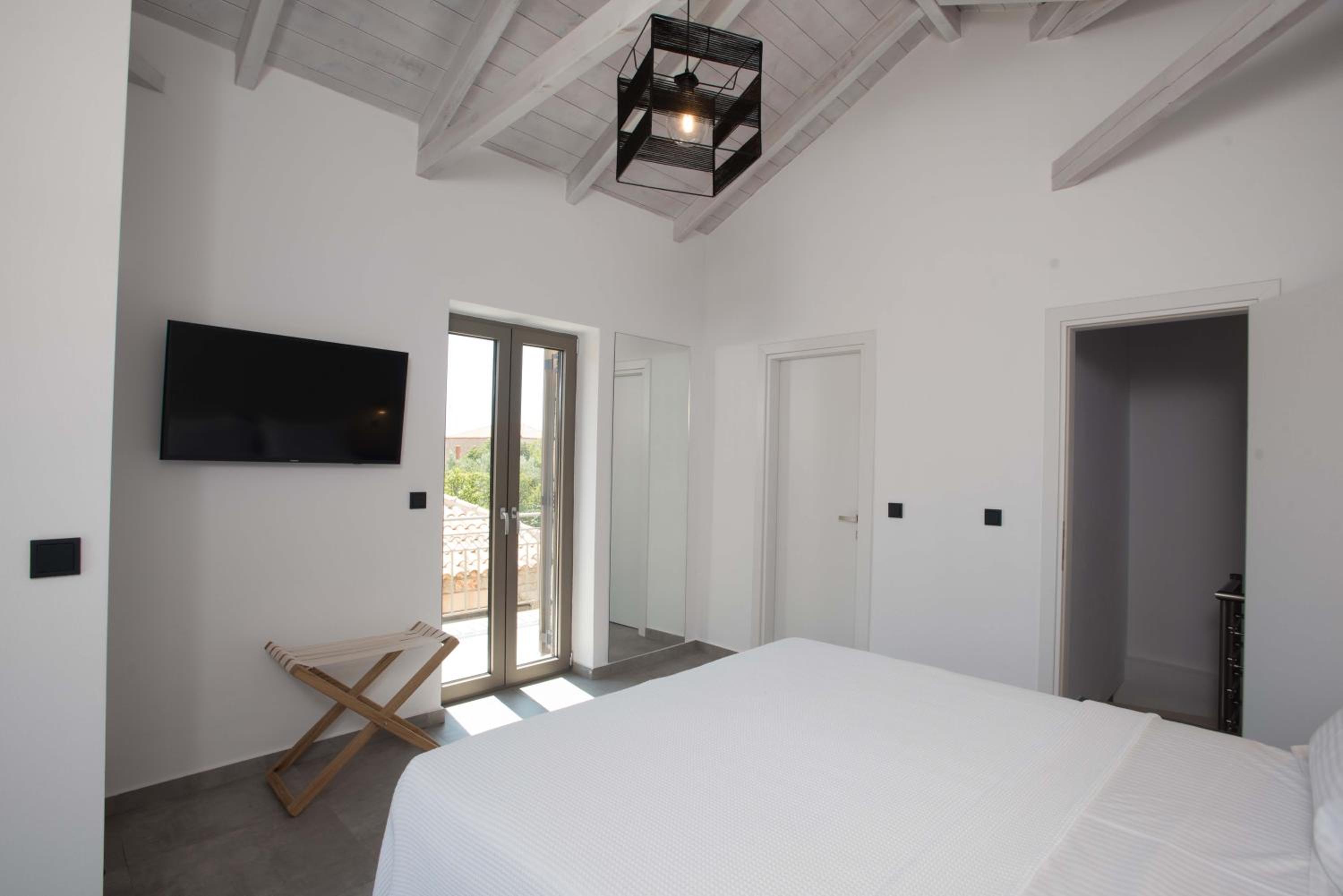 Calme Suites Mani