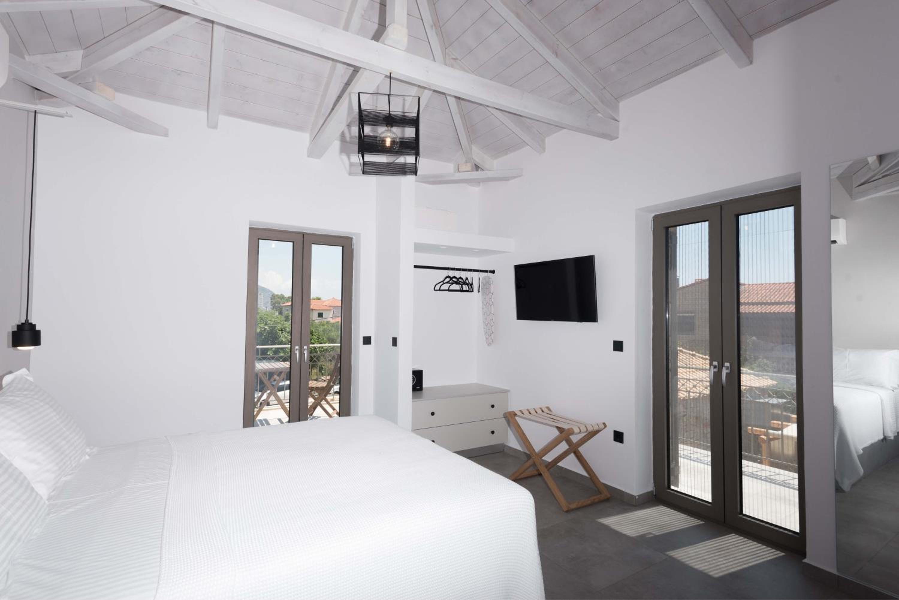 Calme Suites Mani