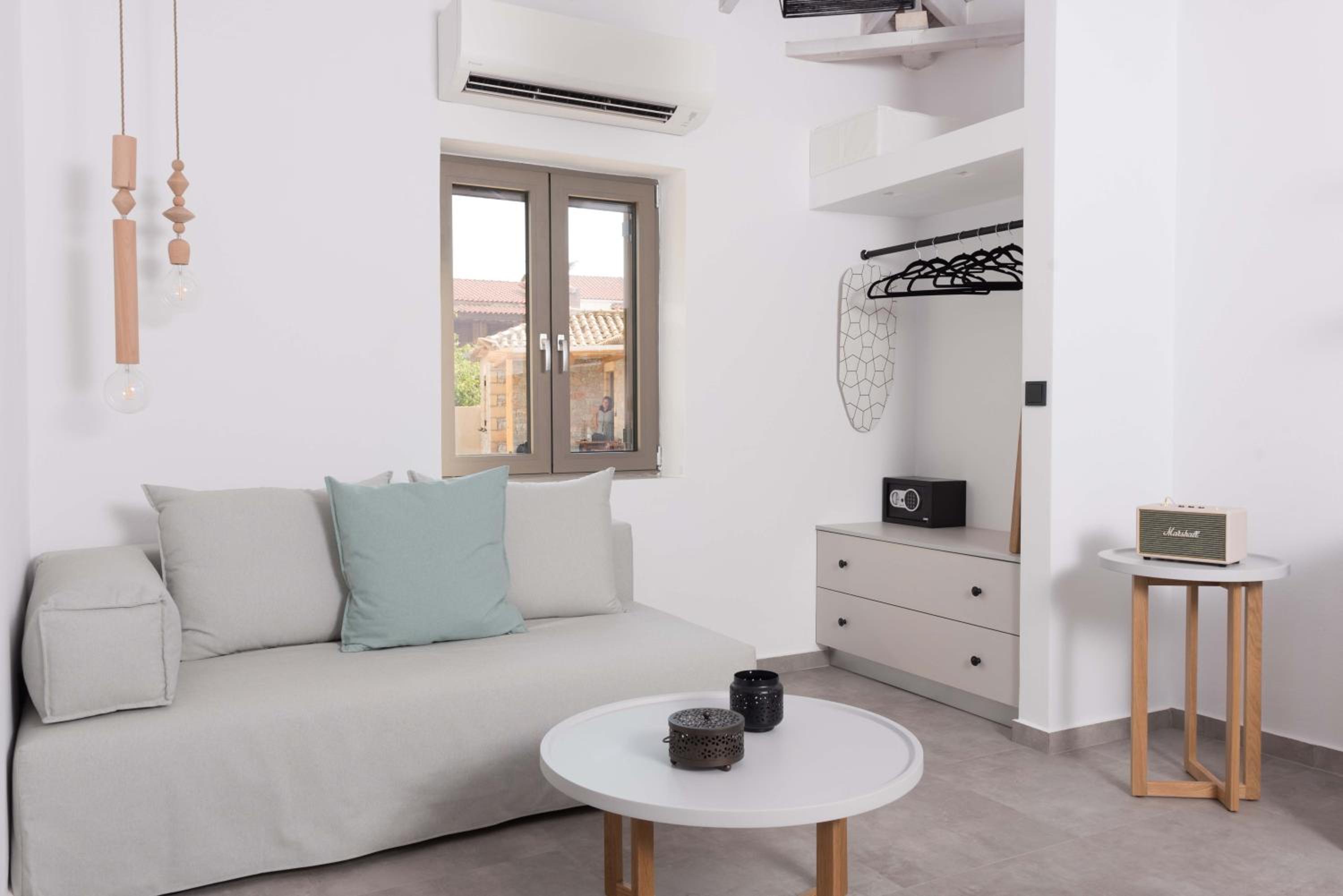 Calme Suites Mani