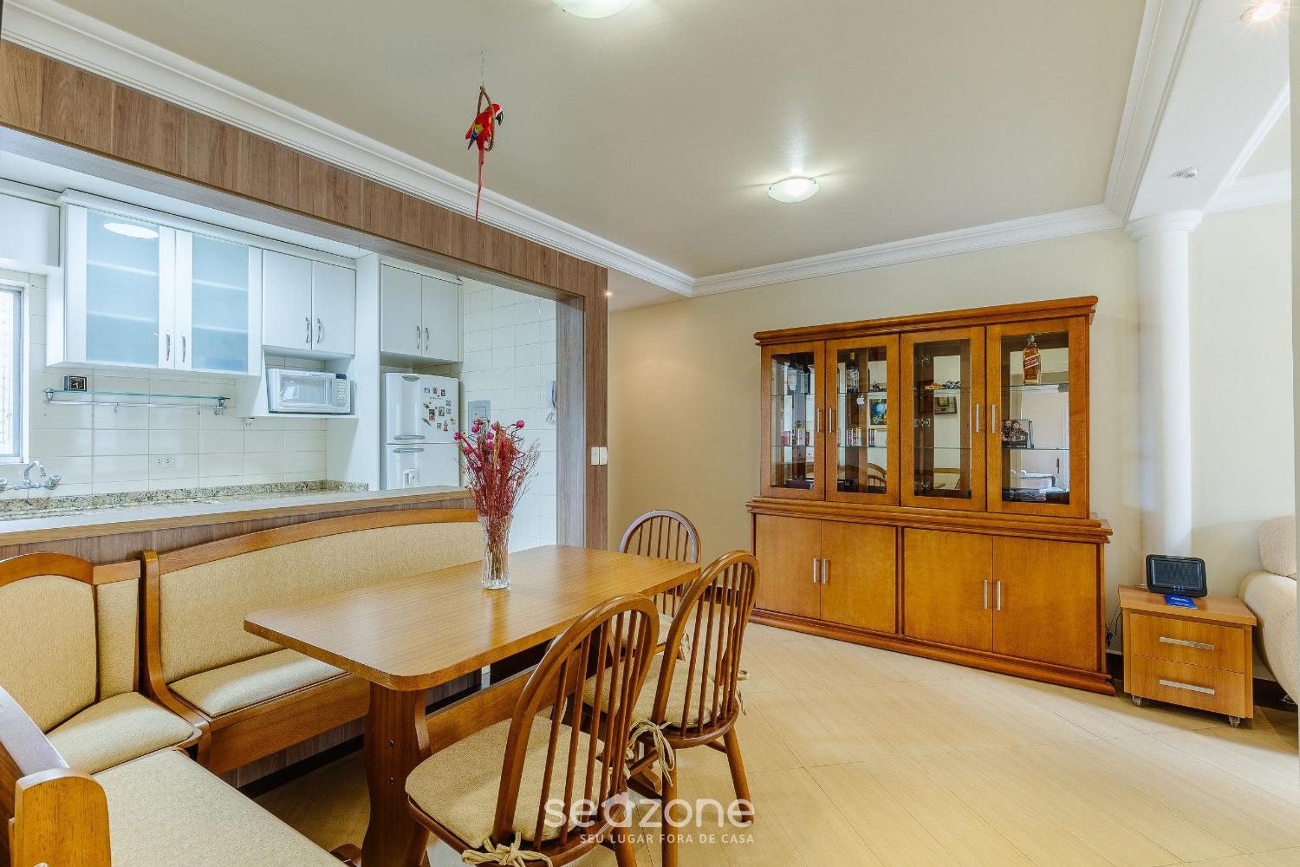 Apartments in a building 270 m from the Curitiba Botanical Garden - COSs