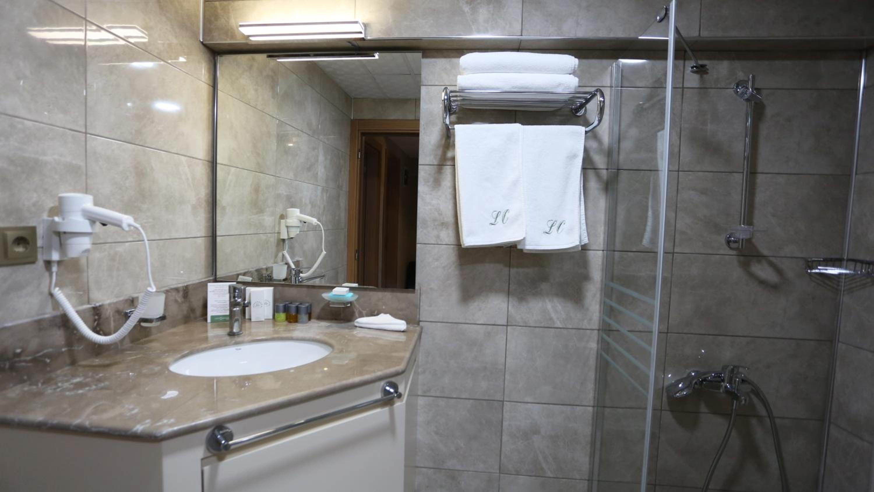 Life Corner Hotel - Image 60