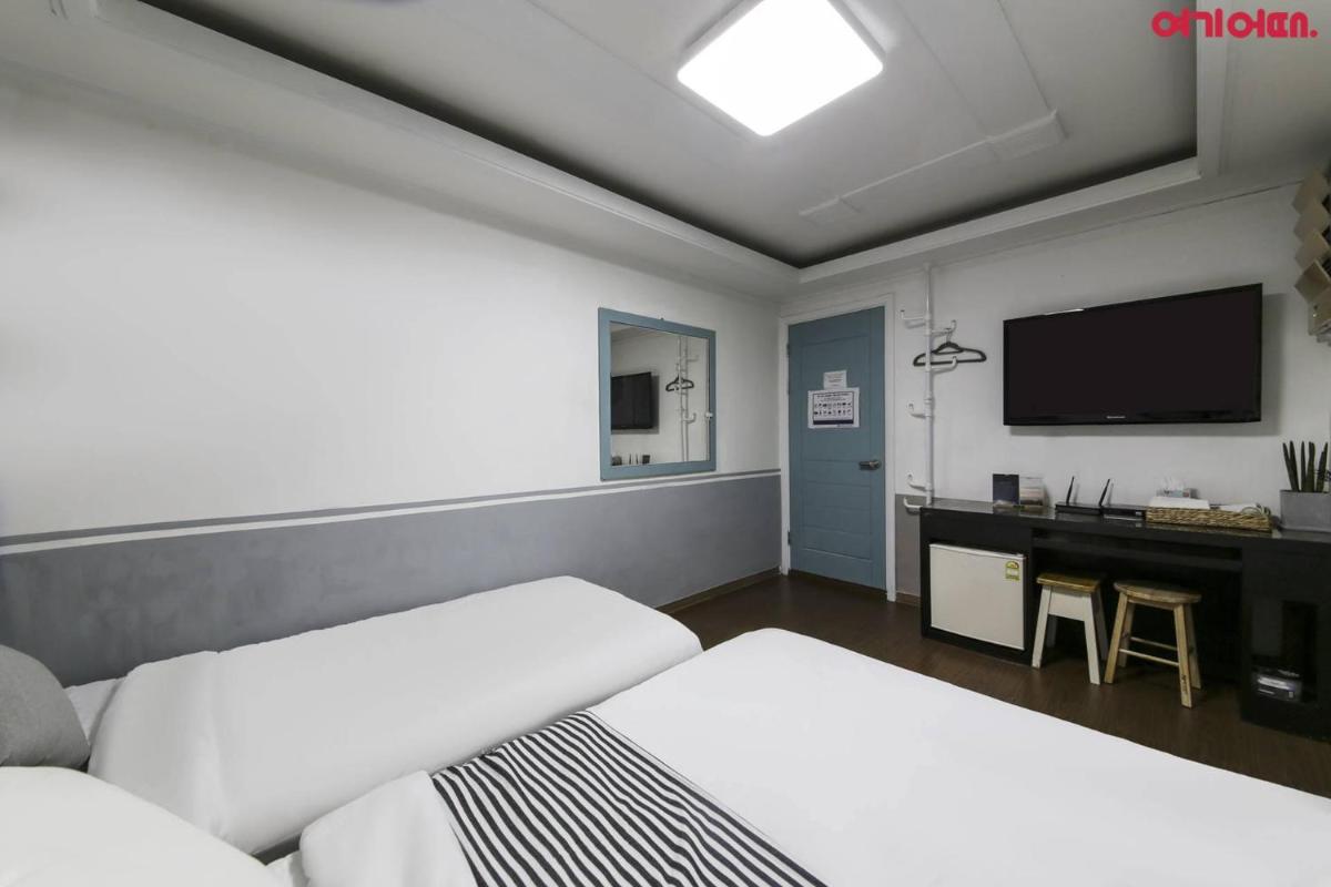 Sinchon Sisters Hostel