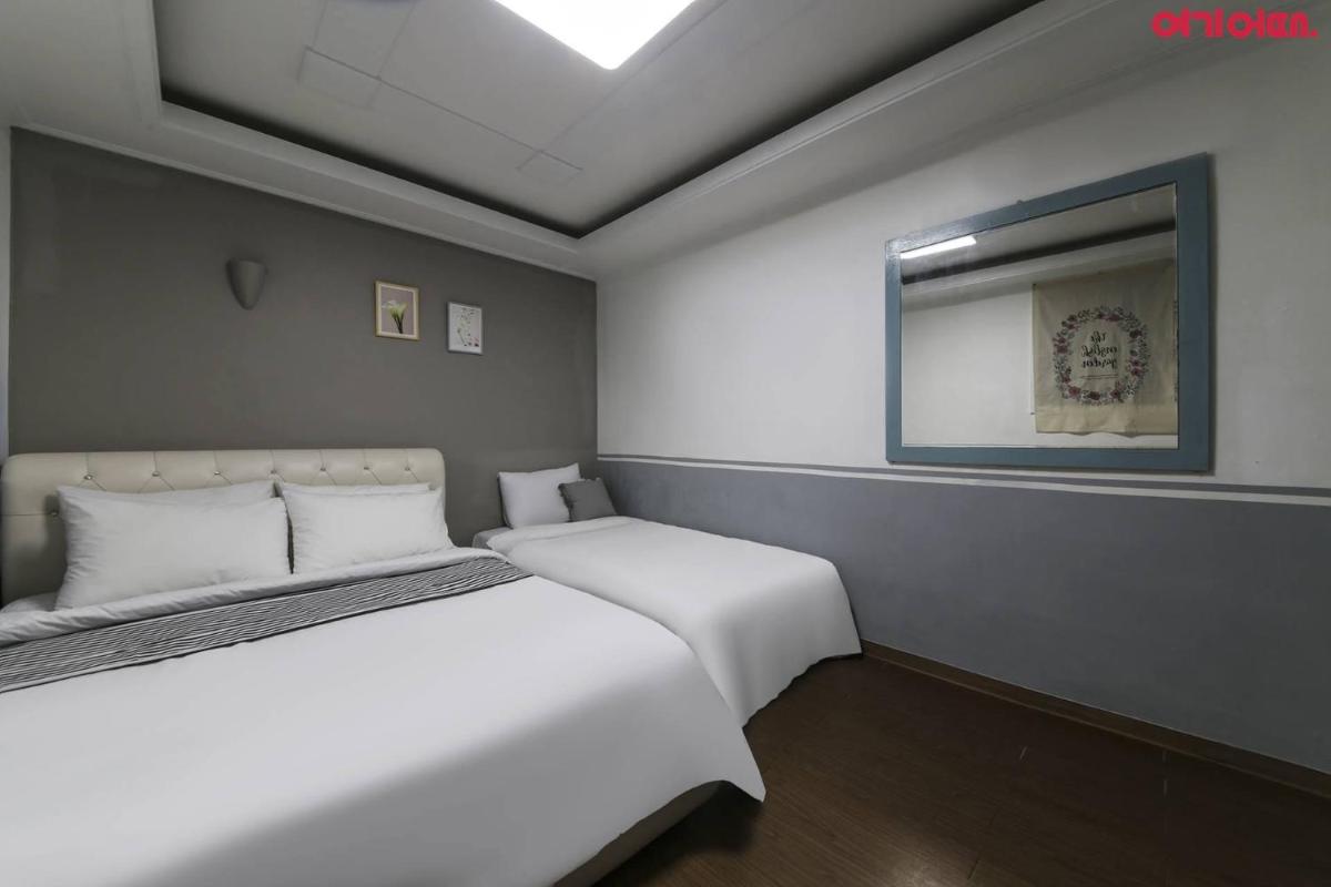 Sinchon Sisters Hostel