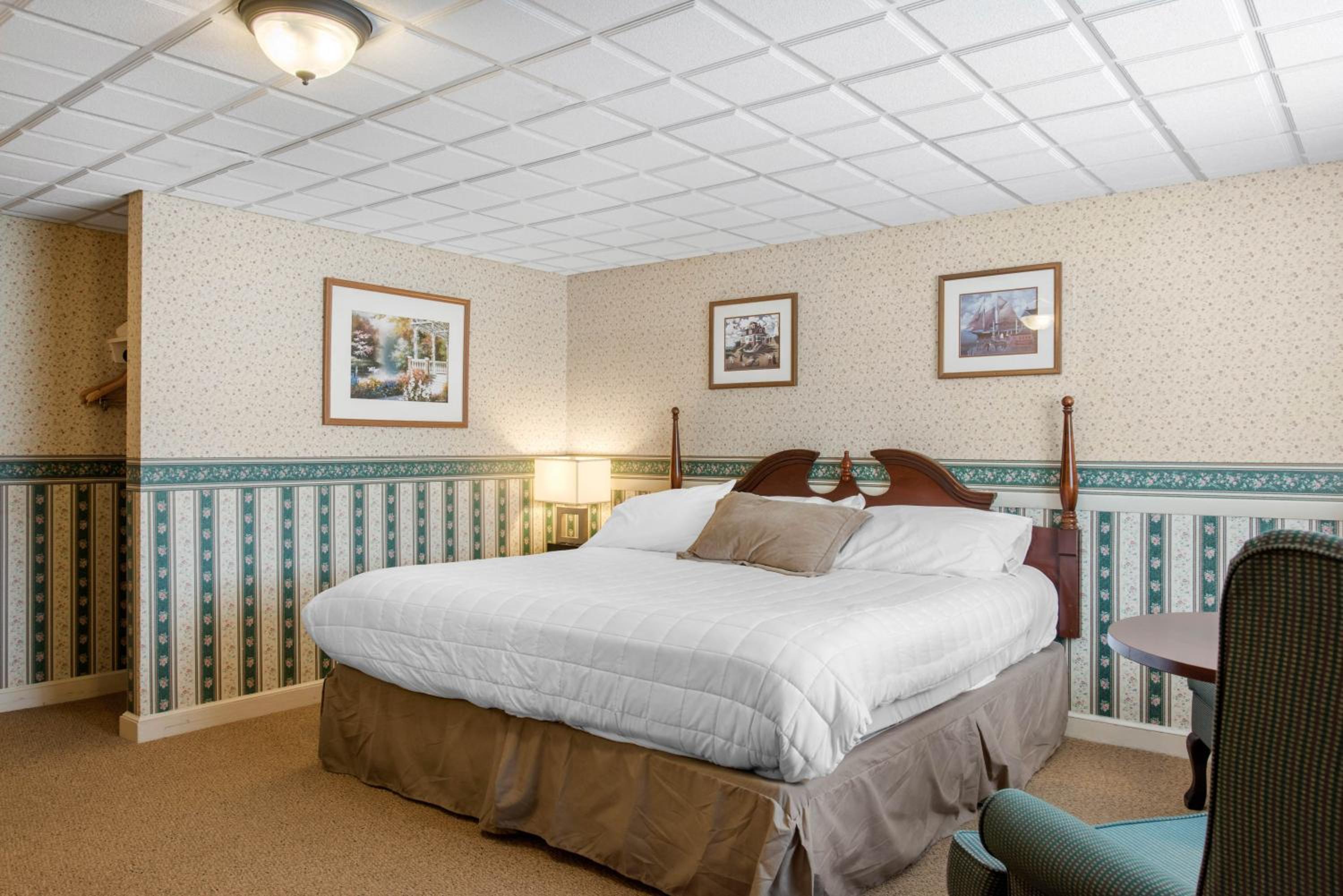 Coachman Inn - Property Image 23