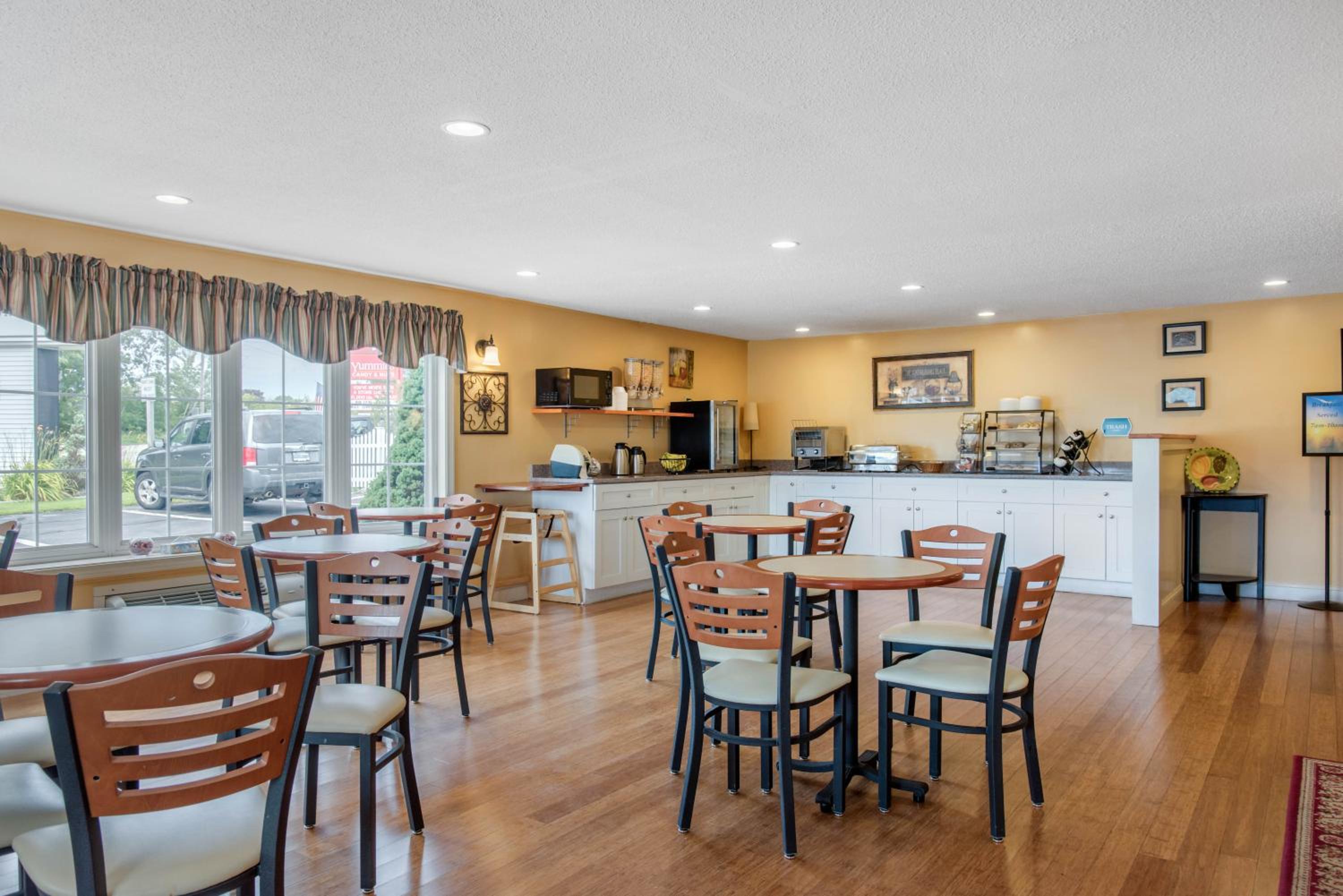 Coachman Inn - Property Image 20