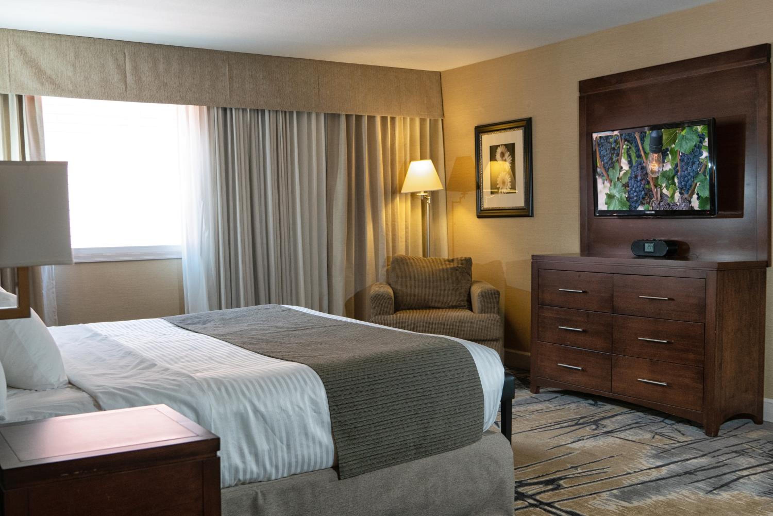 Vernon Vacations - Prestige Vernon Lodge - Property Image 40