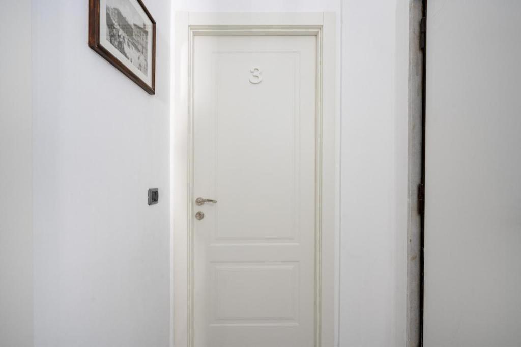 AuGuStea - Modern Central Suites