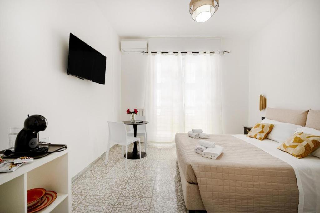 AuGuStea - Modern Central Suites en Bari