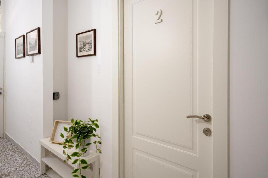 AuGuStea - Modern Central Suites en Bari