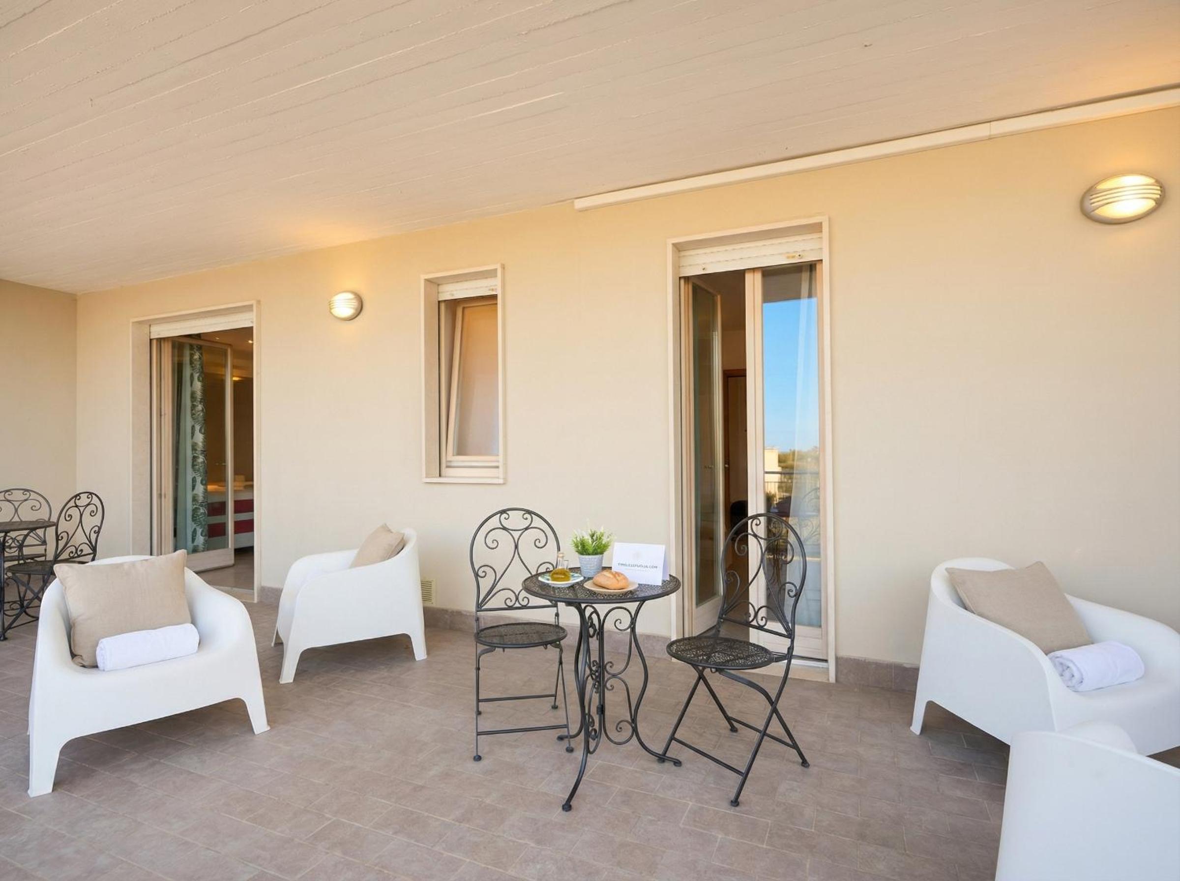 SkyGate - Airport Suites with Terrace