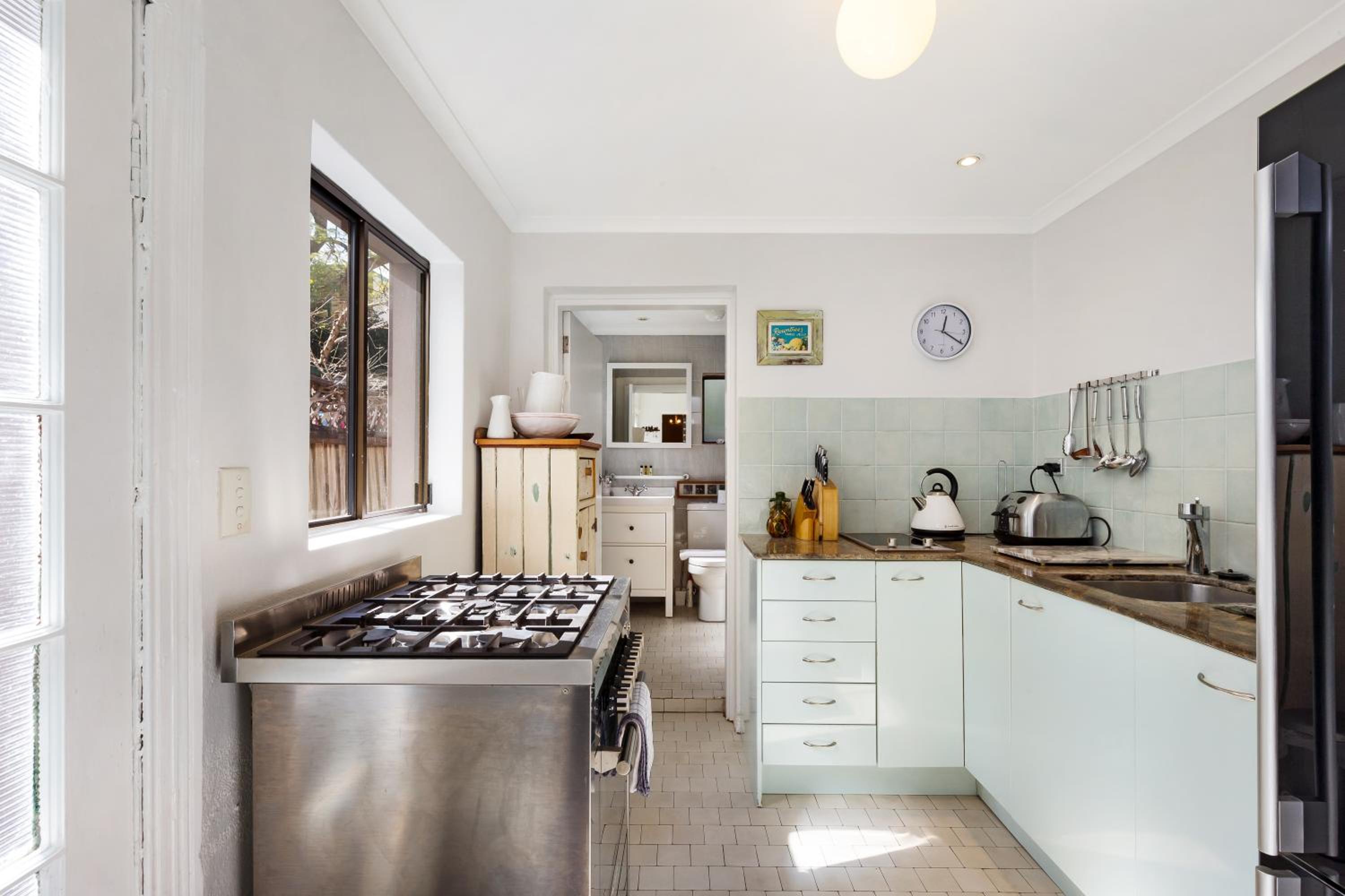 Pyrmont Self-Contained Terrace House (64 BUL)