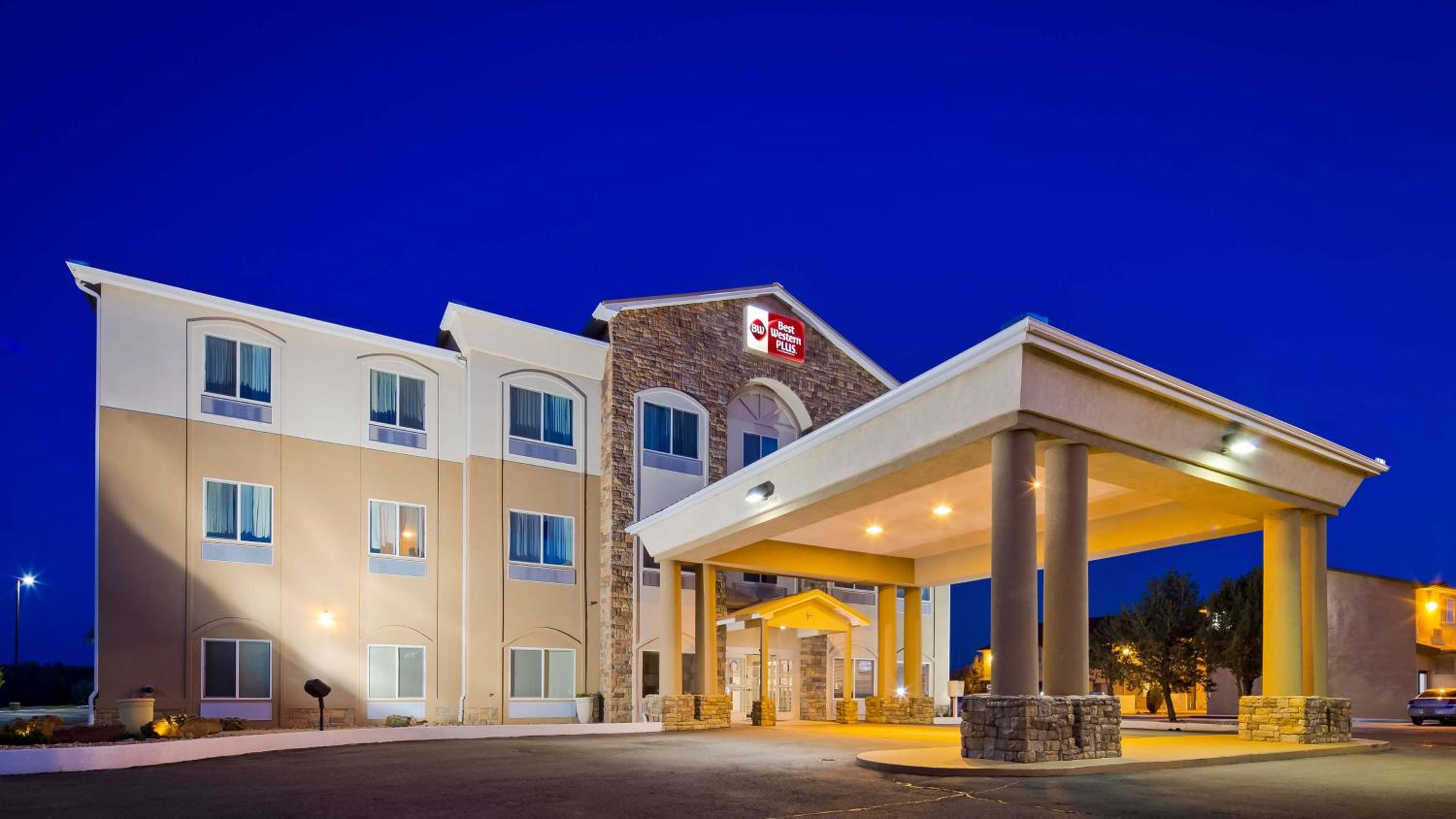 Las Vegas Vacations - Best Western Plus Montezuma Inn and Suites - Property Image 1