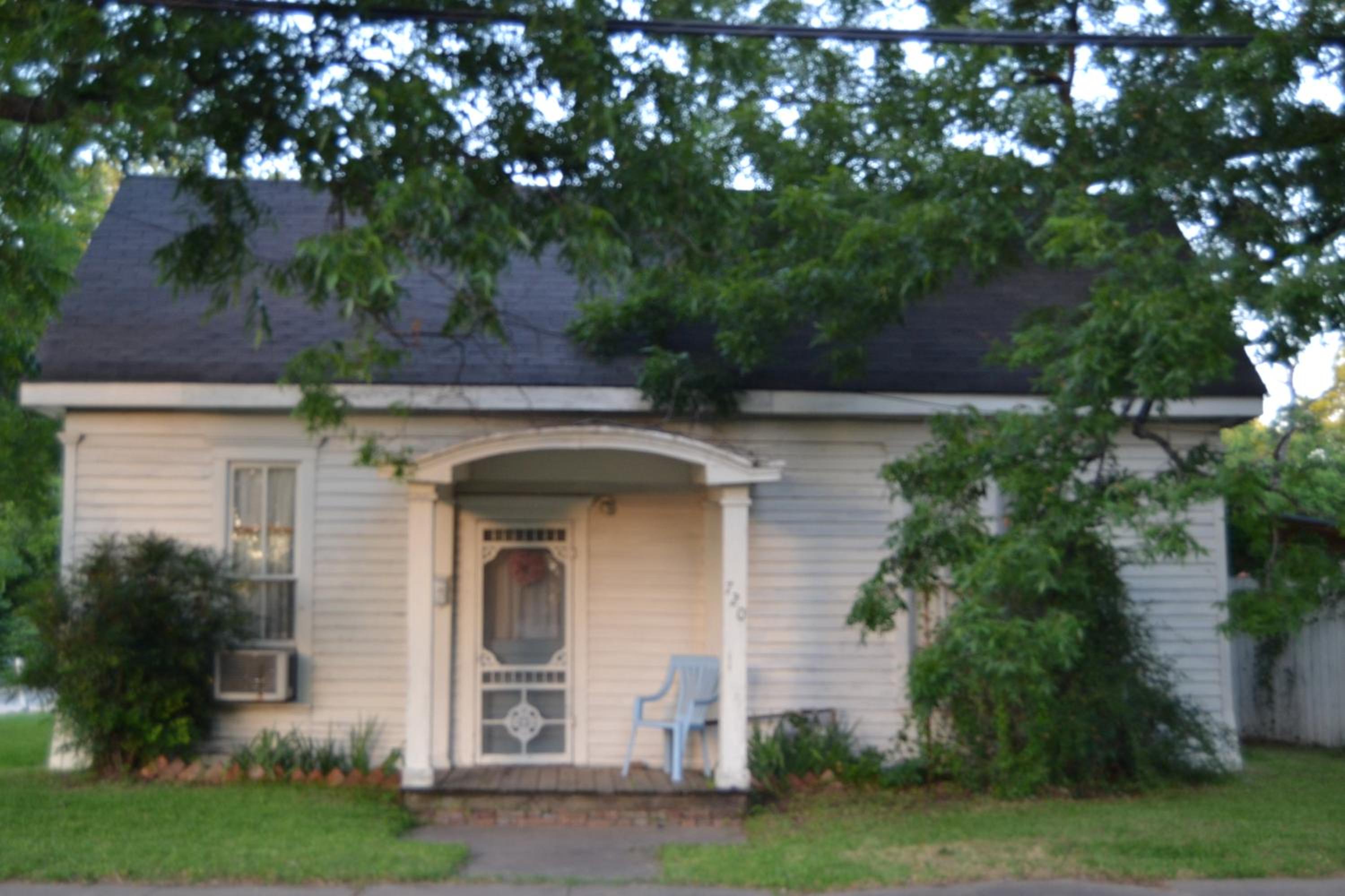Carleton House Bed and Breakfast