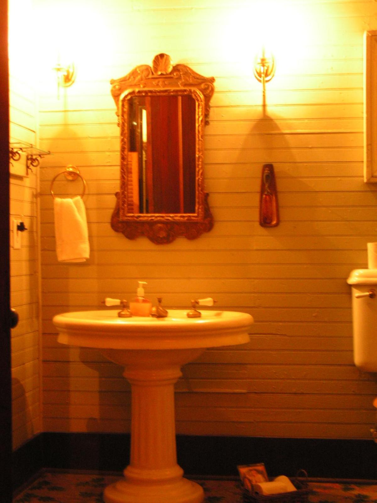 Carleton House Bed and Breakfast