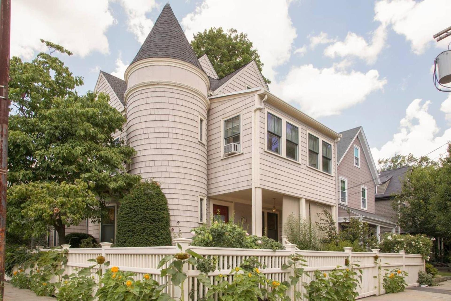 Boston Vacations - Charming Harvard Victorian - Property Image 2