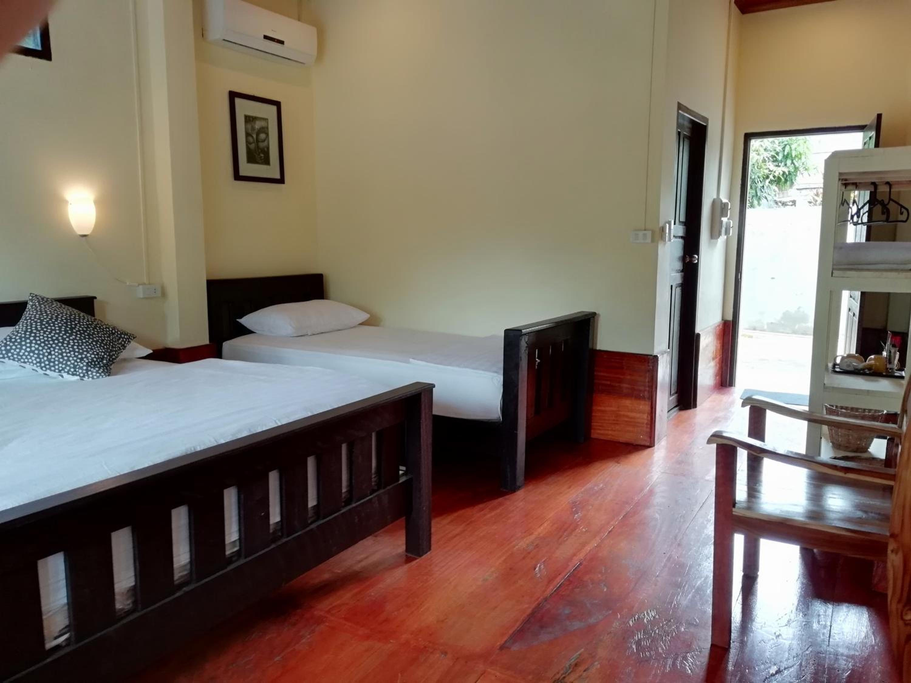 Riverview Bungalows & GH