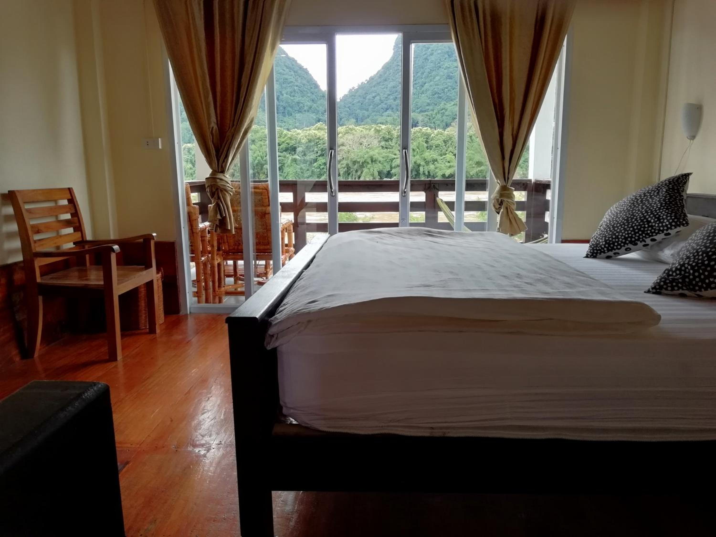 Riverview Bungalows & GH