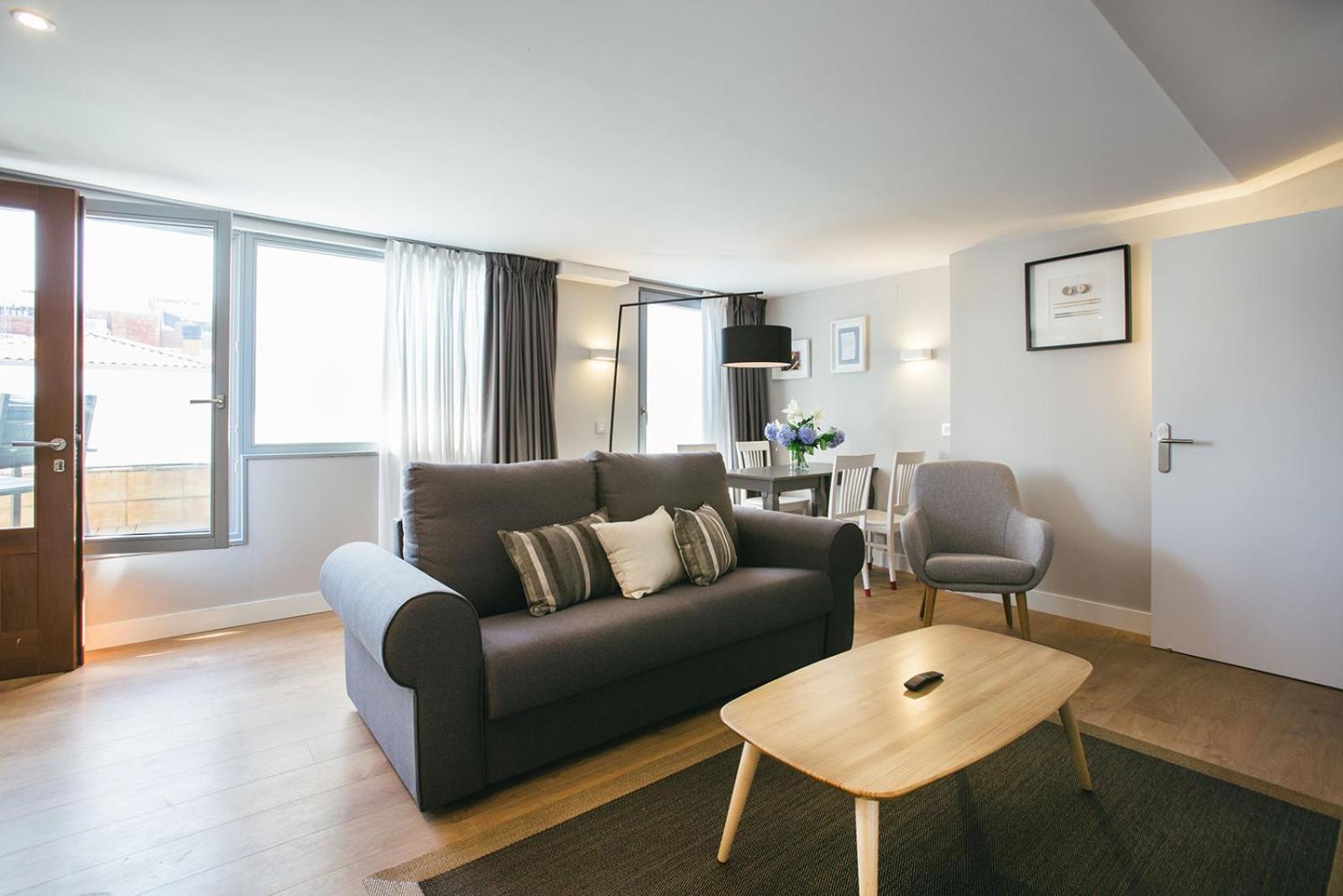 Legazpi Doce Rooms & Suites