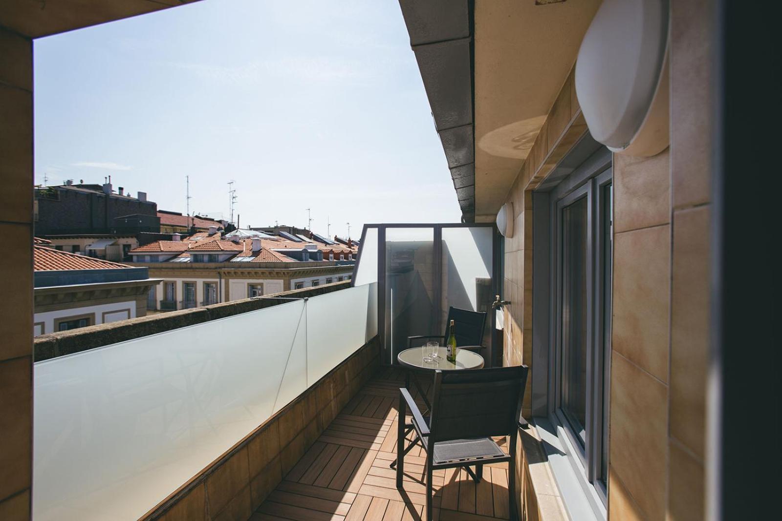 Legazpi Doce Rooms & Suites