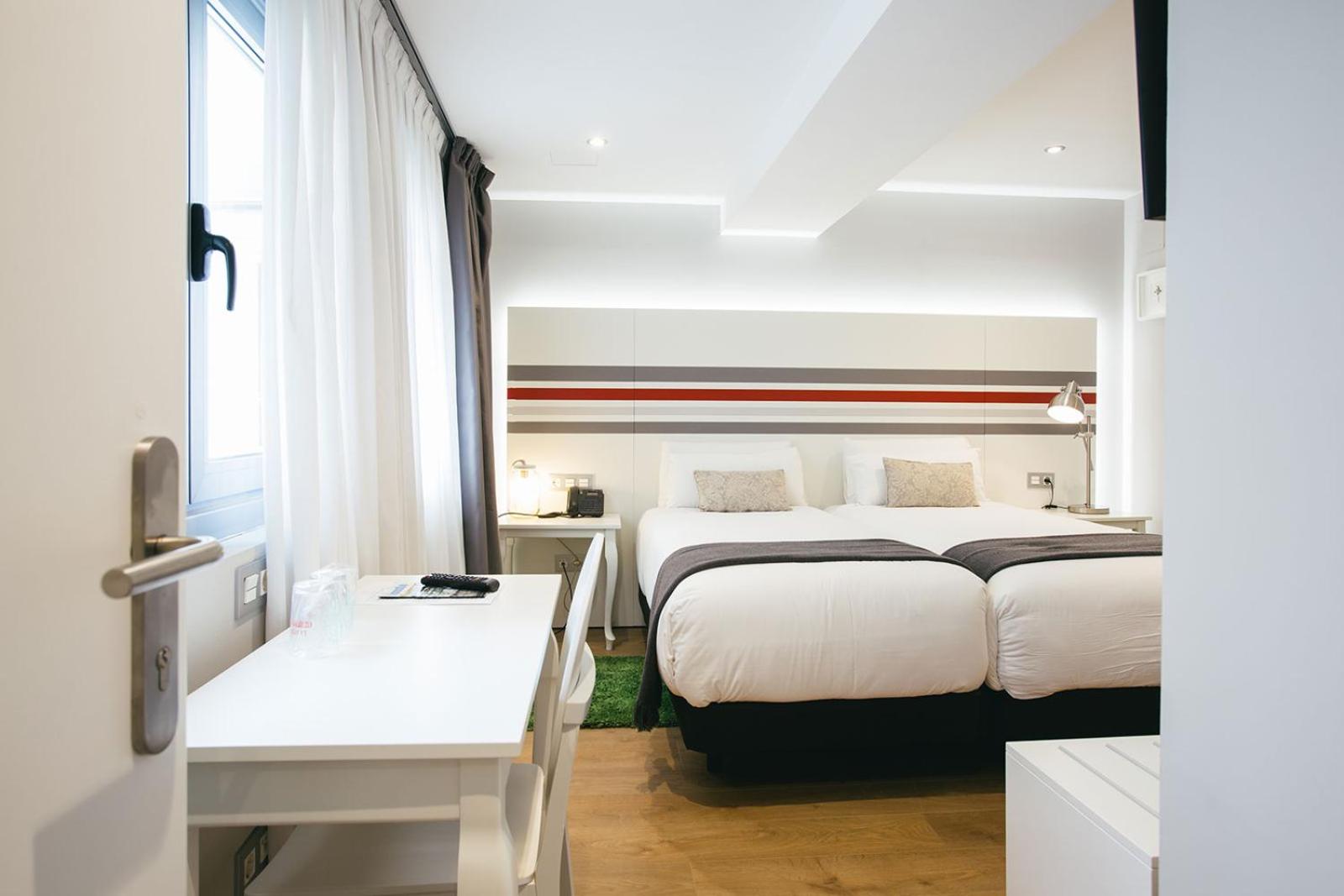 Legazpi Doce Rooms & Suites
