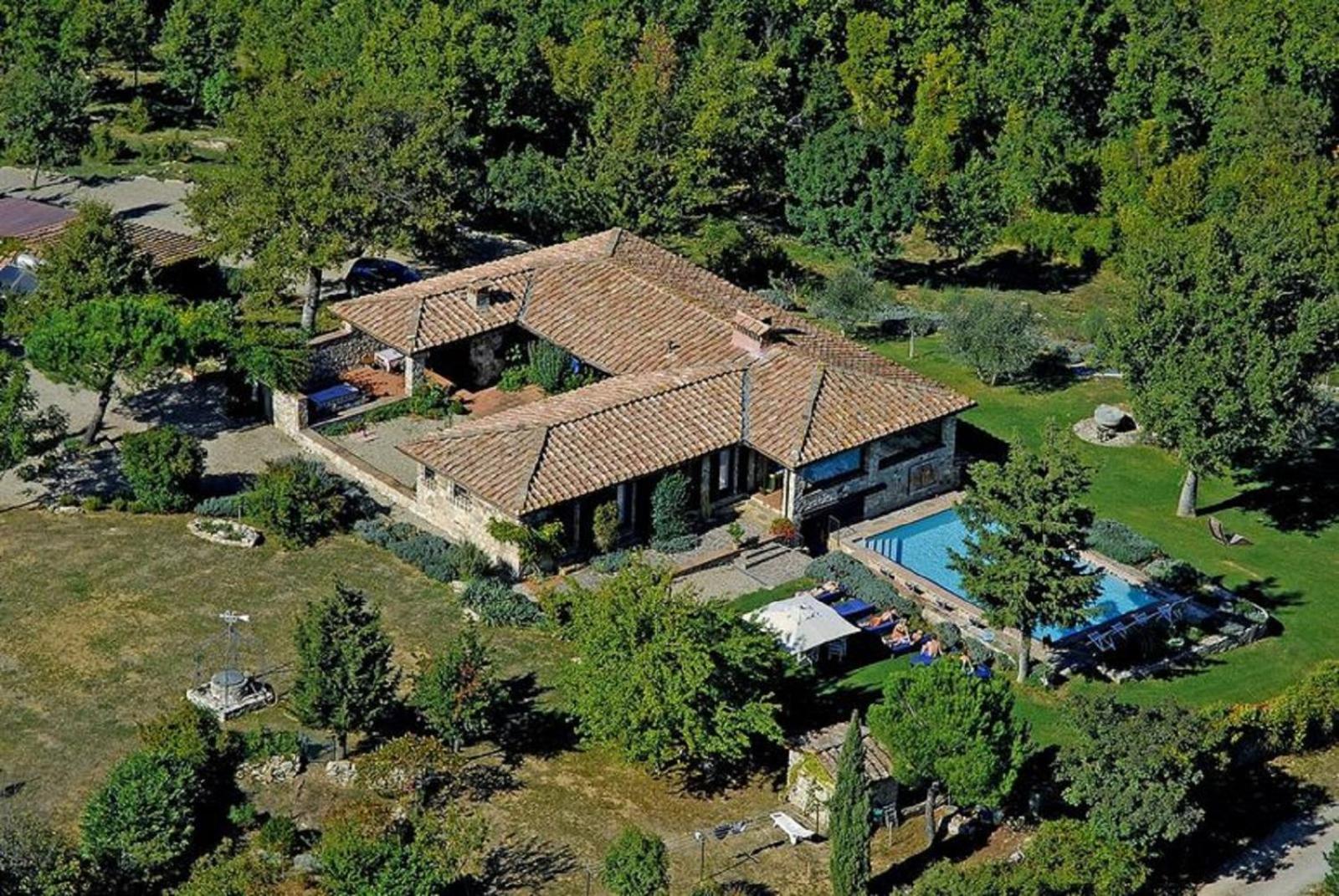 Casale Cipressi view 3