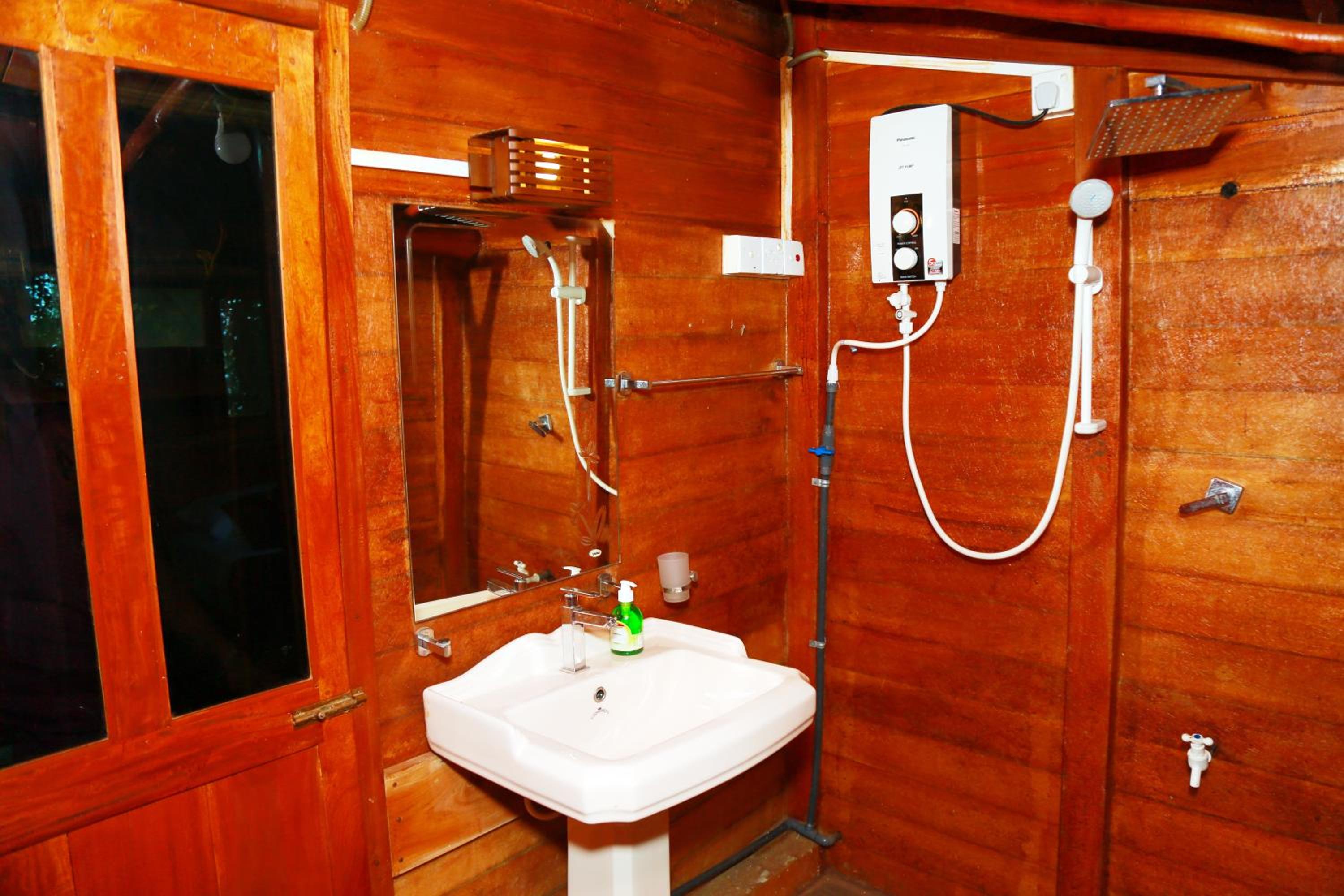 Lake Villa Resort