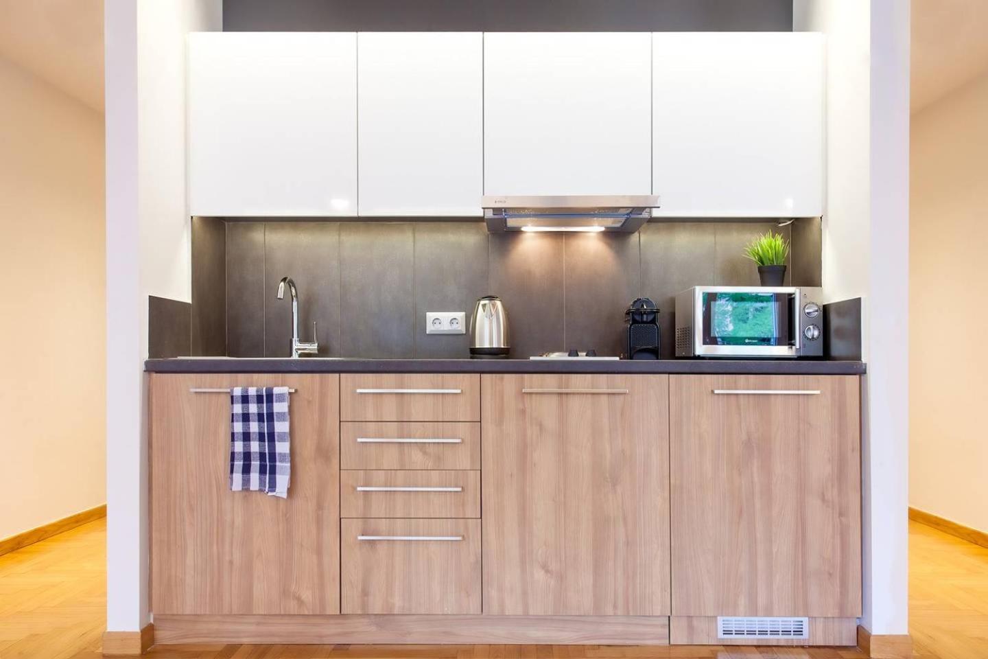 TONI'S Bright and Green Home in City Centre photo 5