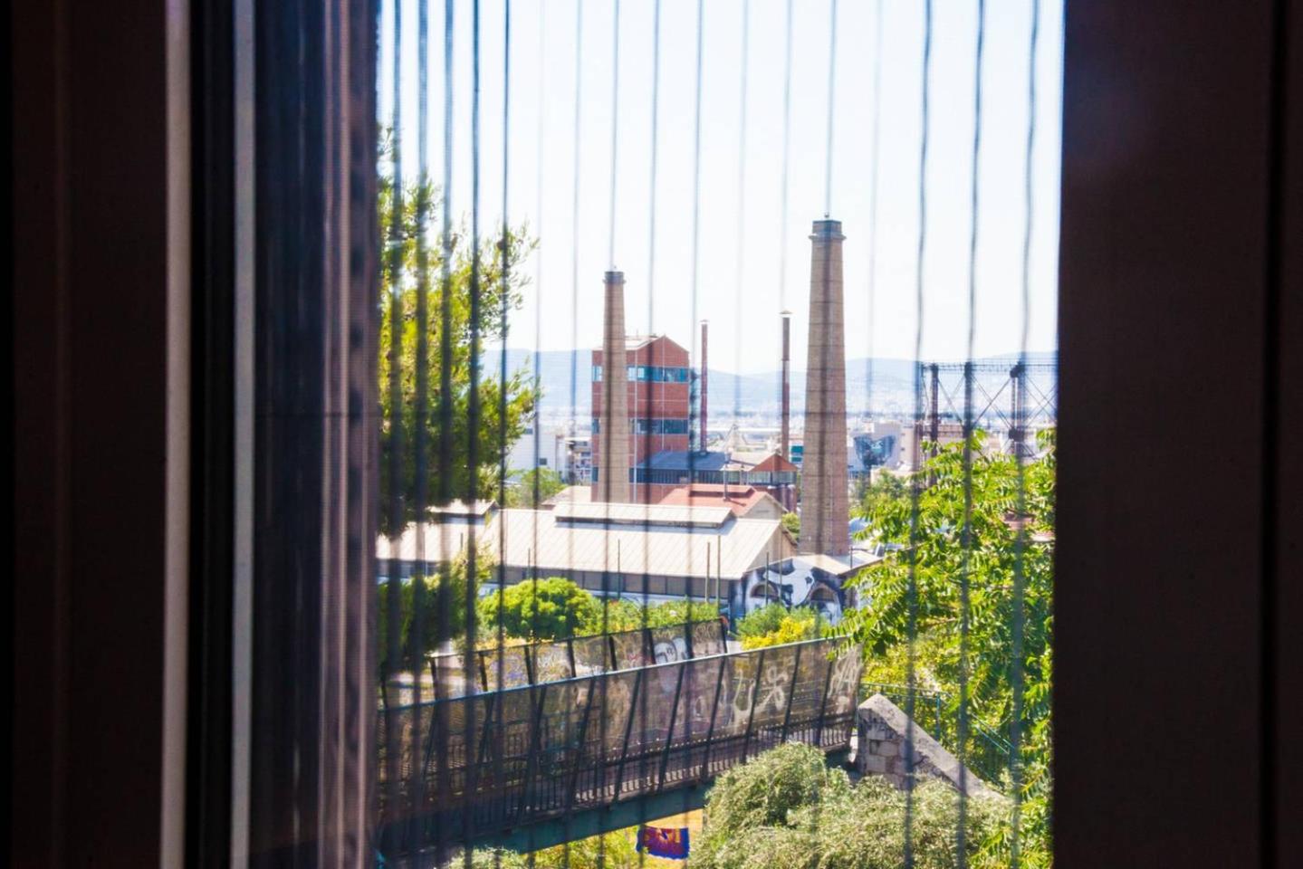 TONI'S Comfy 3BD home with patio, close to Metro
