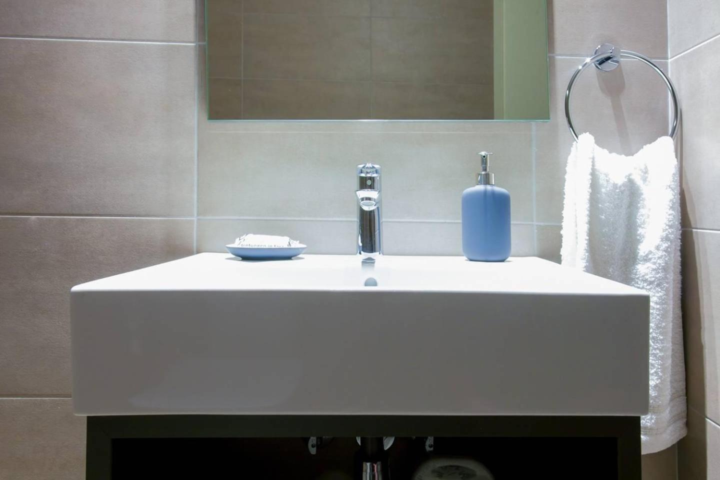 TONI'S Home for couples or business Travellers 1BD