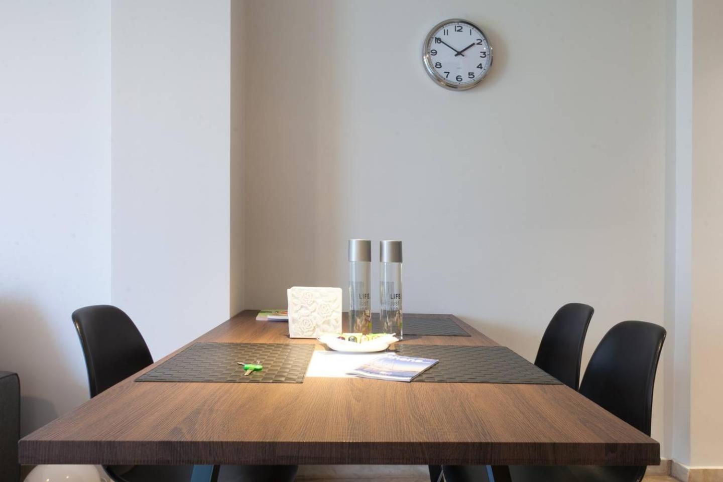 TONI'S Home for couples or business Travellers 1BD