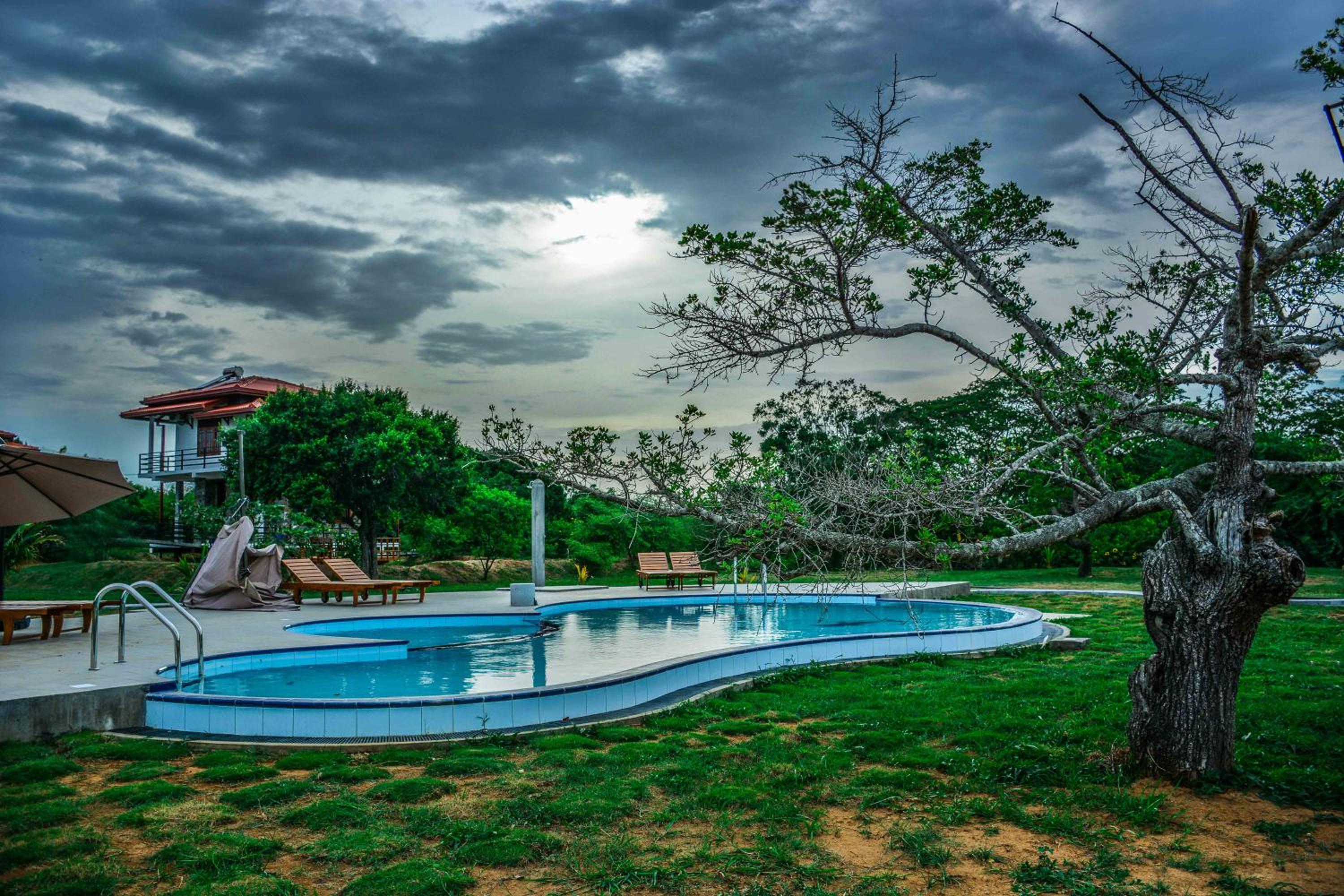 Lake Villa Resort