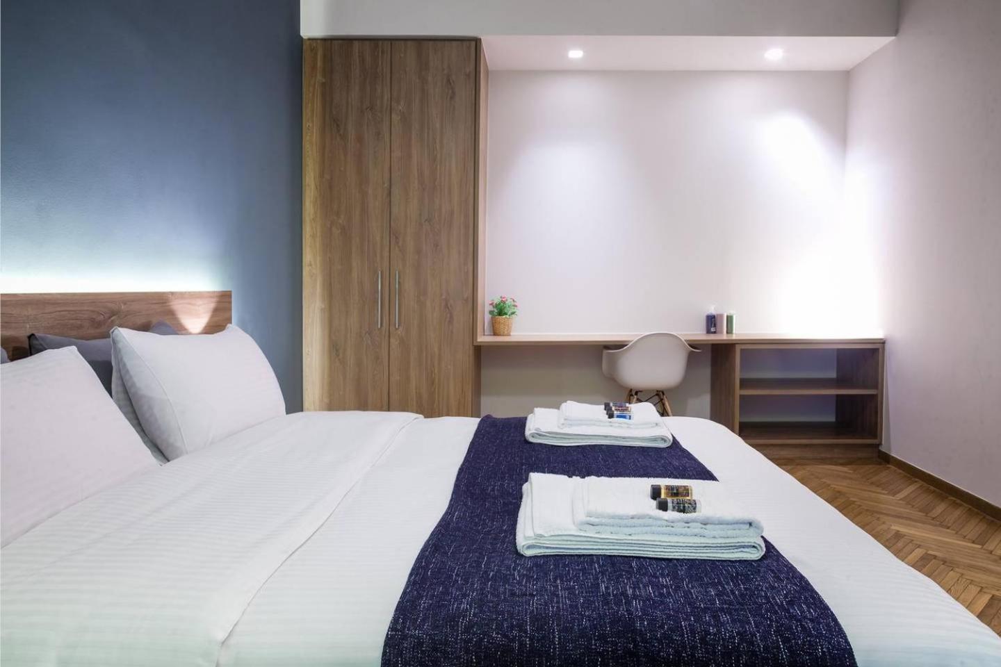 TONI'S Stylish Apartment with 2 Cosy Bedrooms
