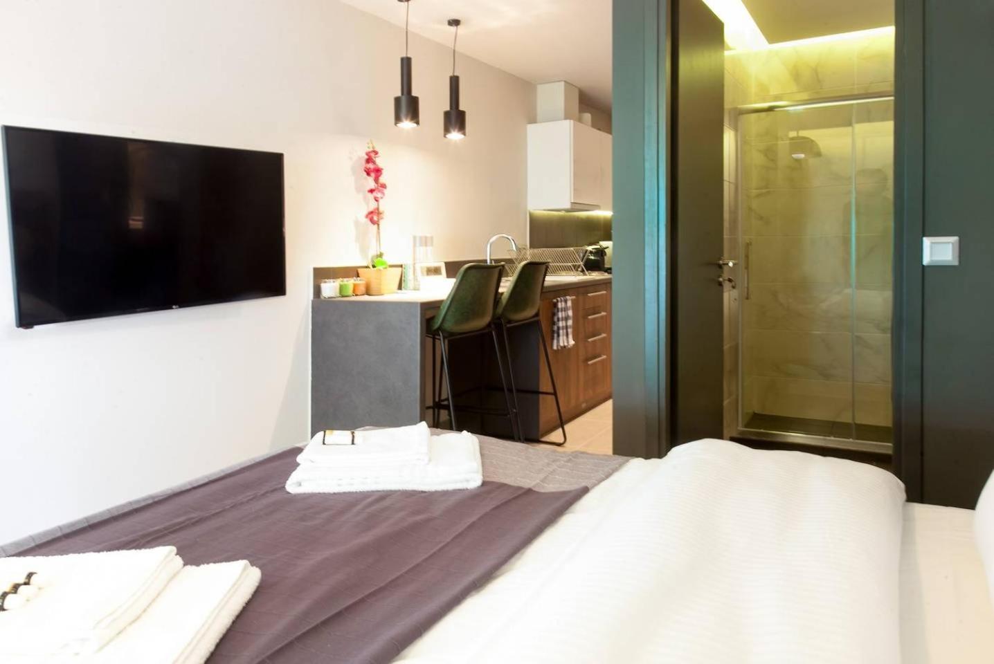 TONI'S STUDIO for couples near ACROPOLIS Museum