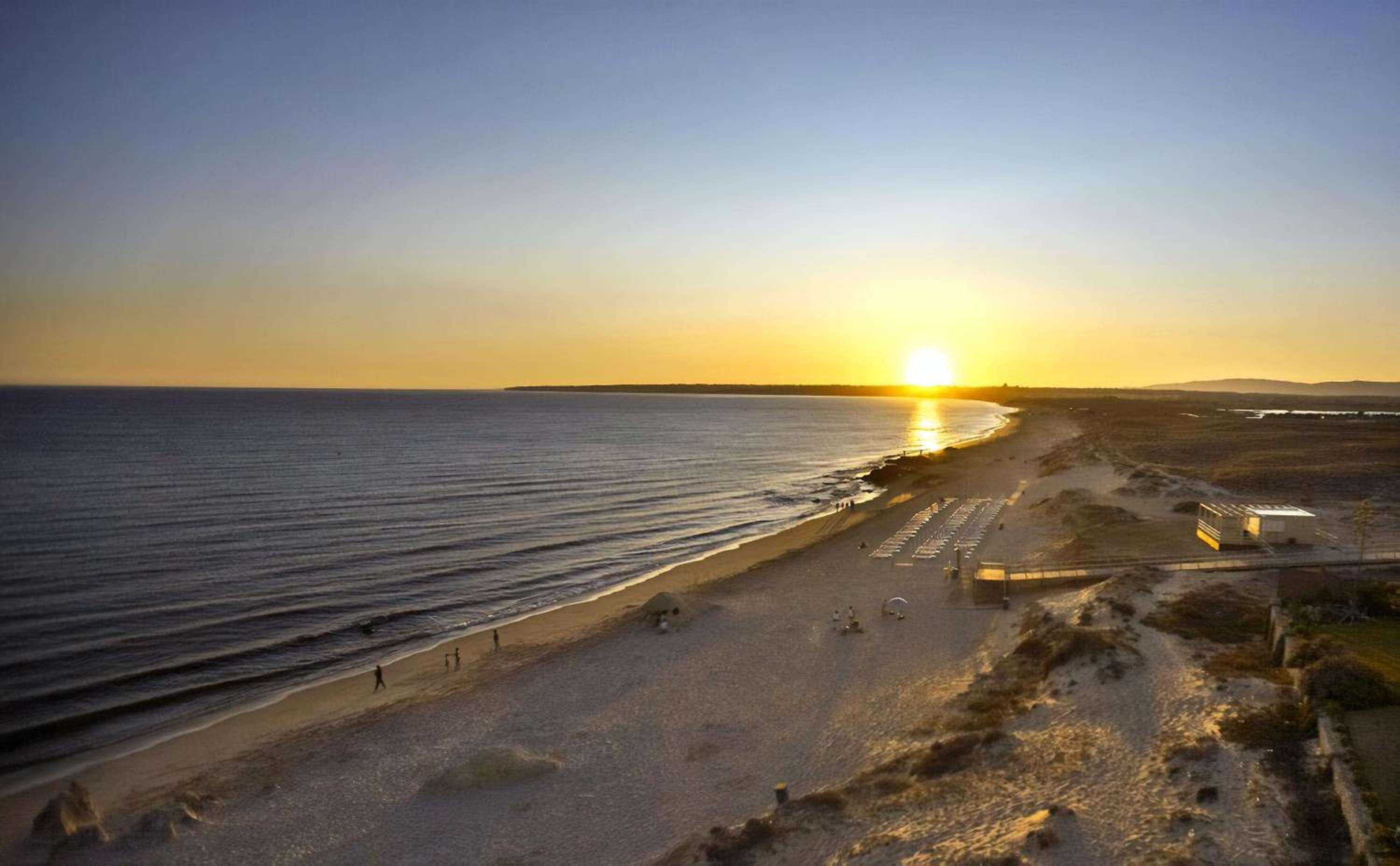the Quest - Luxury Beach Apartment view 5
