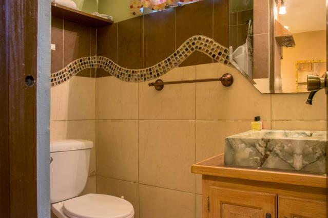One32 Guesthouse Bejeweled