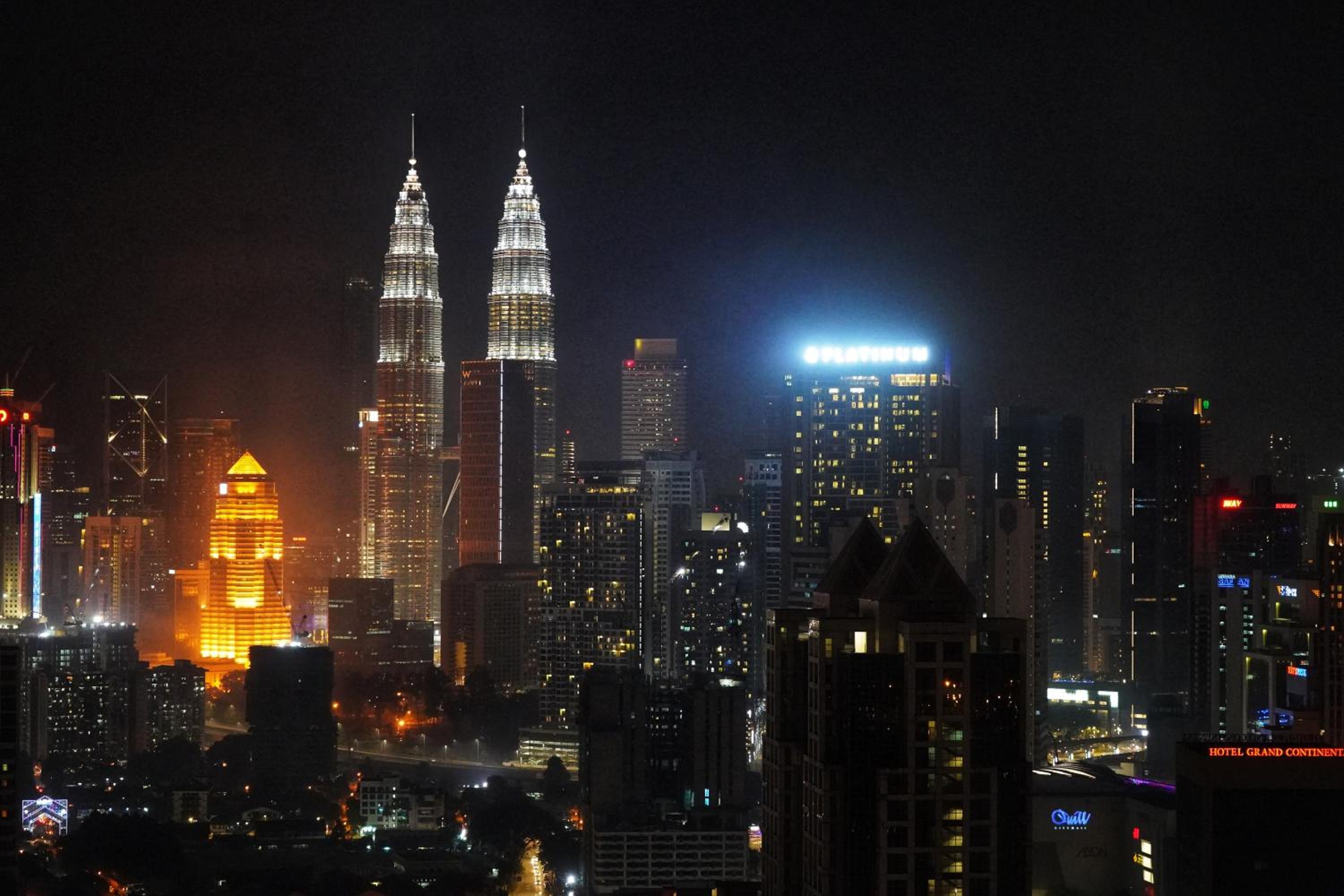 T1 KLCC view Studio@Regalia Infinity Pool