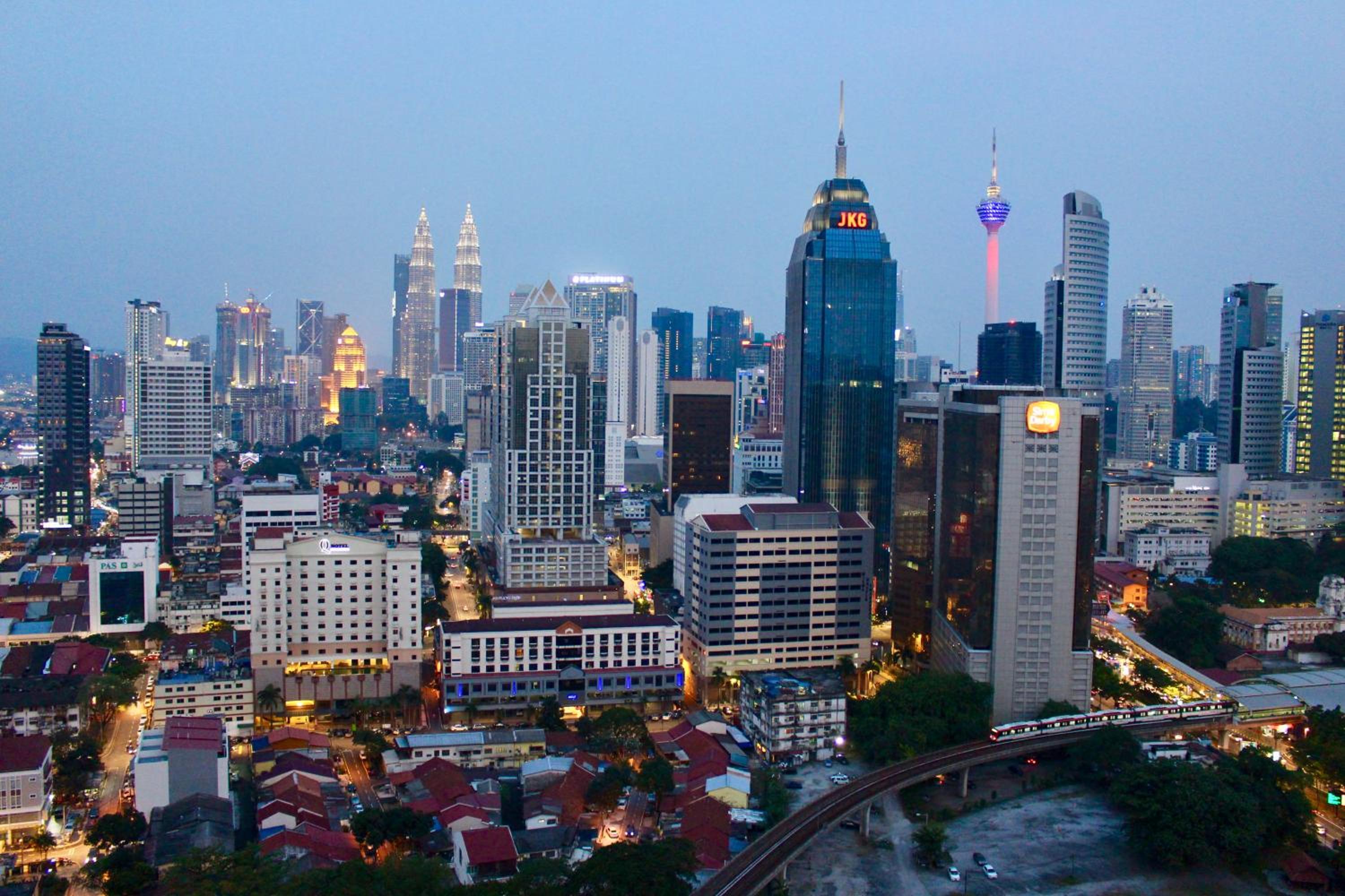 T1 KLCC view Studio@Regalia Infinity Pool