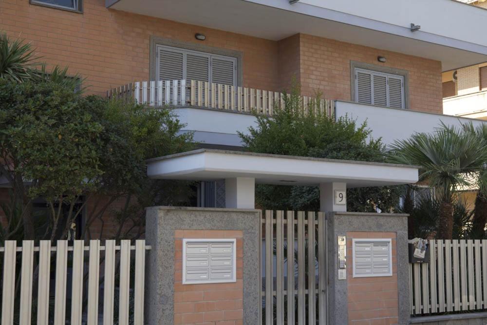 Rosa's House Rome Airport view 4